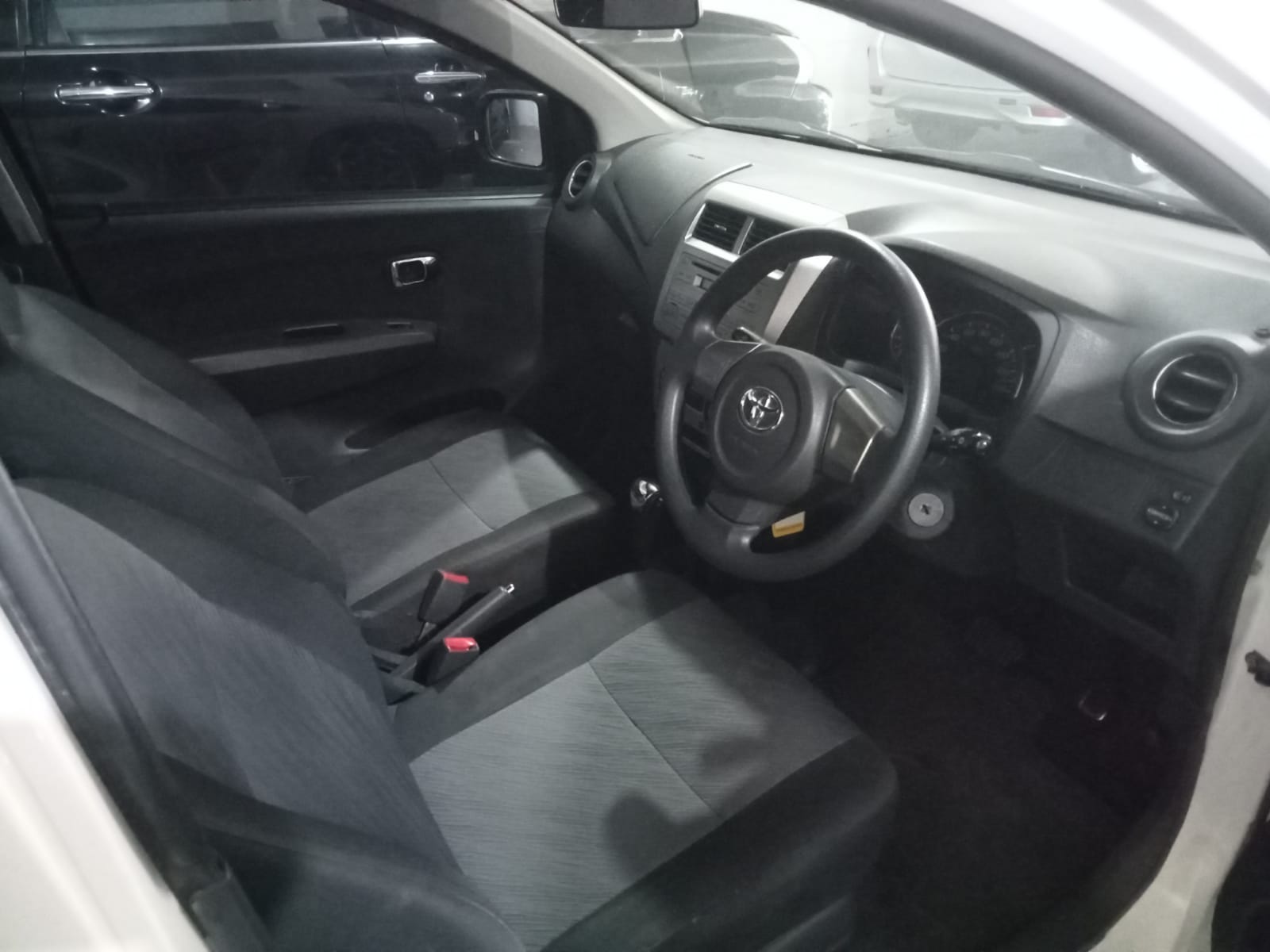 2016 Toyota Agya 1.0L G A/T 2016 Toyota Agya 1.0L G A/T