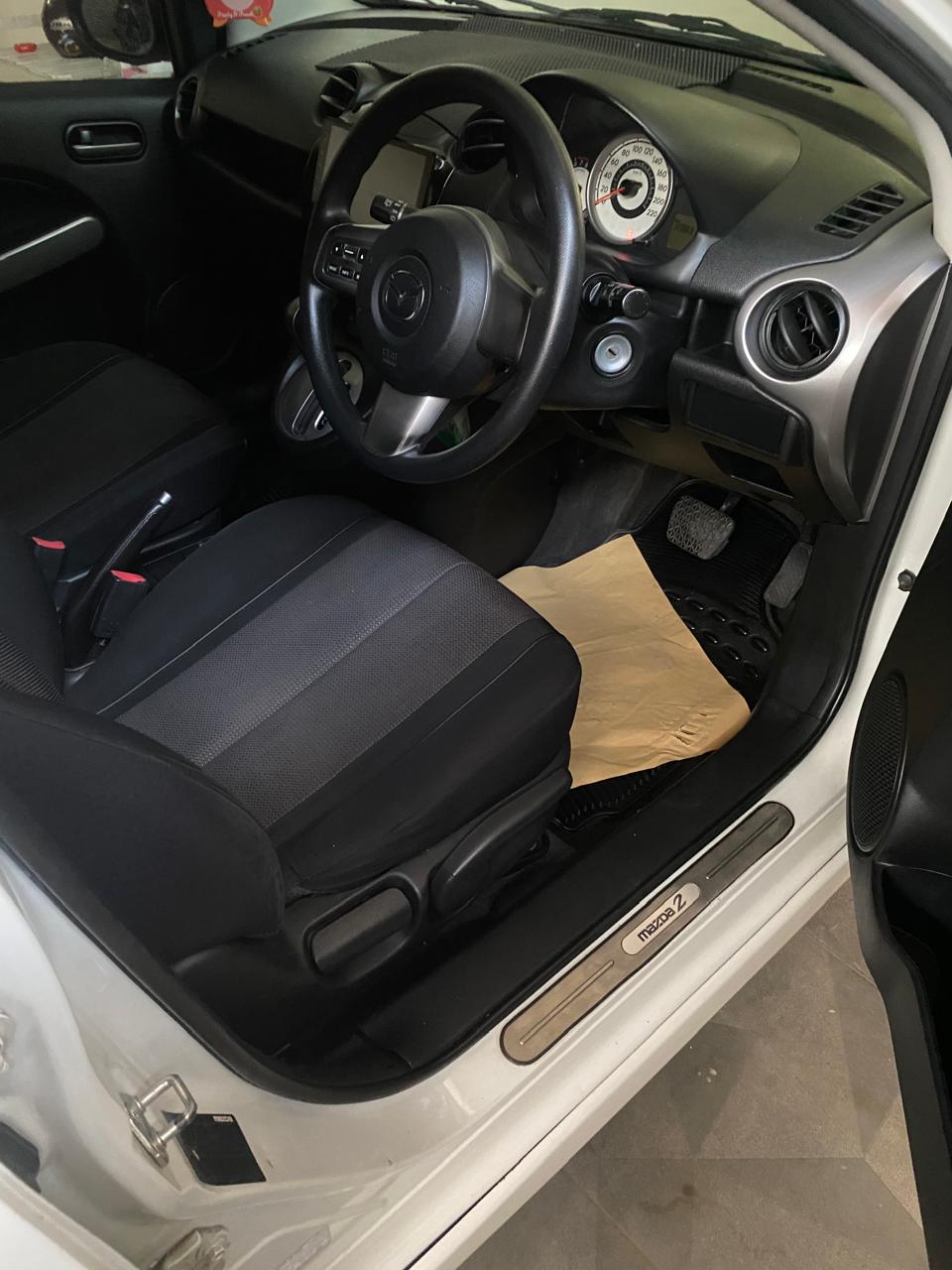 2011 Mazda 2 Hatchback 2011 Mazda 2 Hatchback