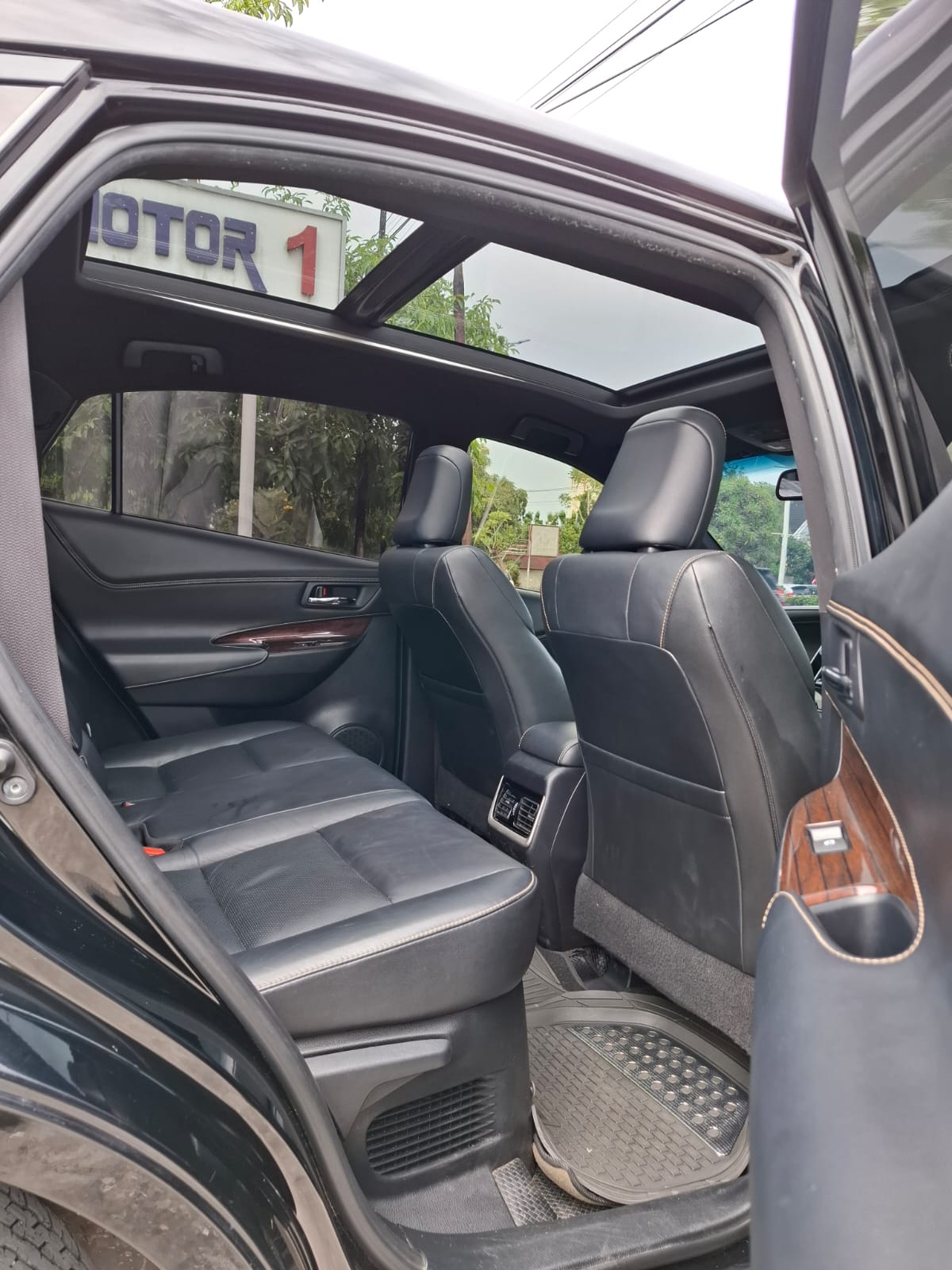 2015 Toyota Harrier 2.0L AT 2015 Toyota Harrier 2.0L AT