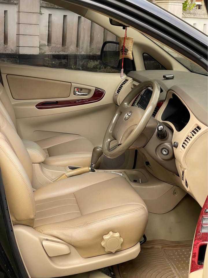 2006 Toyota Kijang Innova 2.0 V AT 2006 Toyota Kijang Innova 2.0 V AT