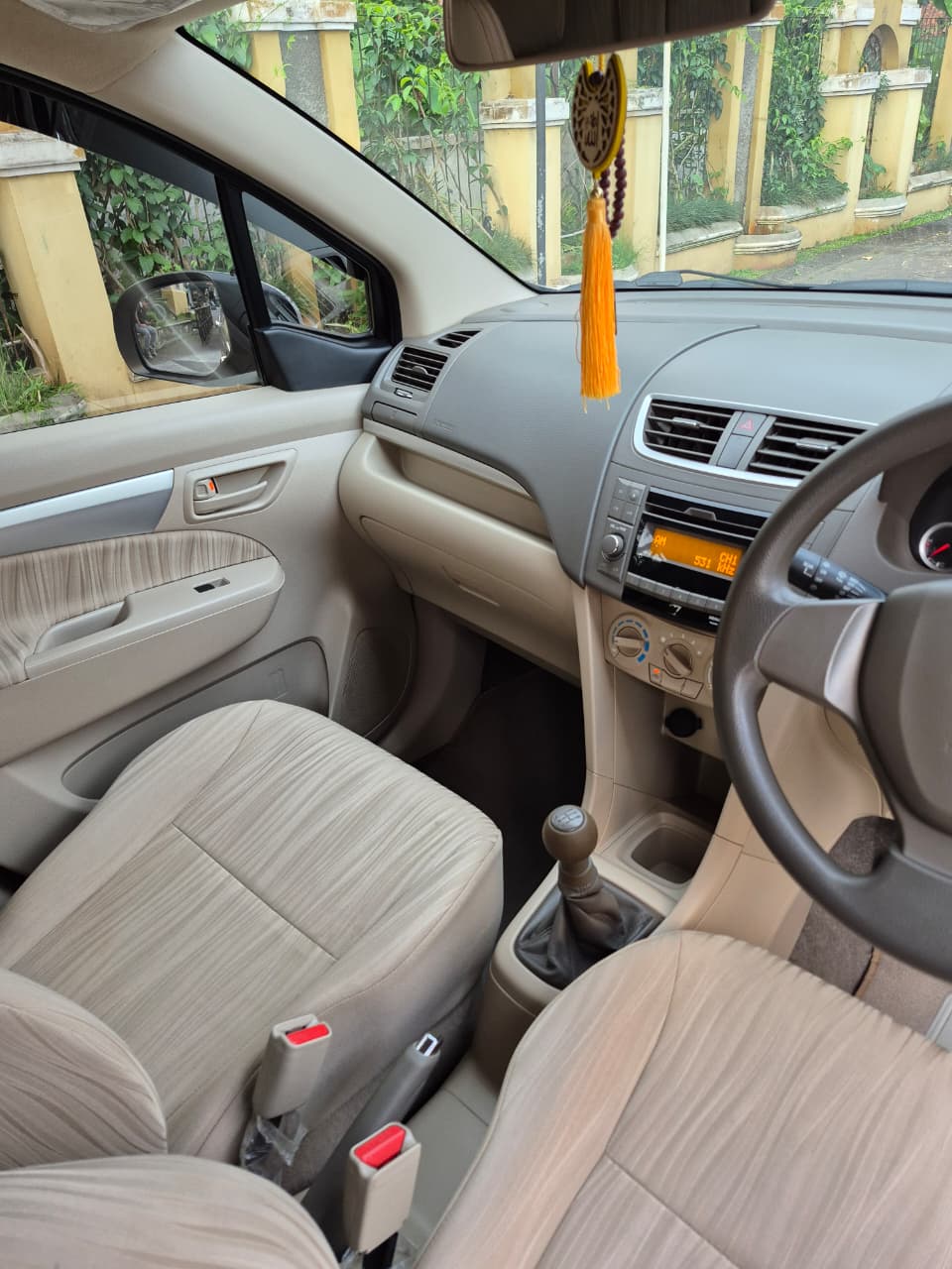 2017 Suzuki Ertiga  GL MT 2017 Suzuki Ertiga  GL MT