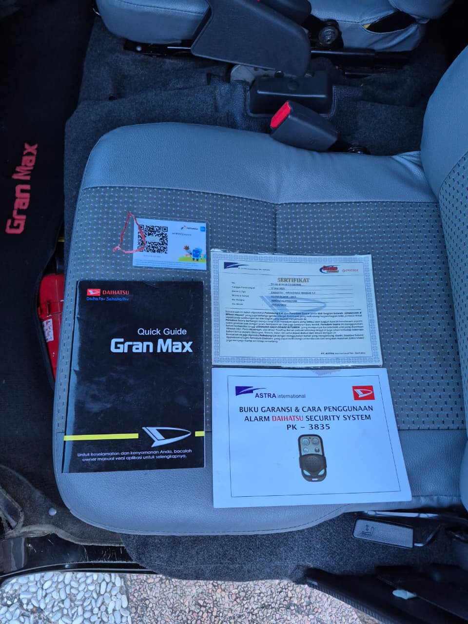 2023 Daihatsu Gran Max MB Minibus 1.5L D Mini Bus MT 2023 Daihatsu Gran Max MB Minibus 1.5L D Mini Bus MT