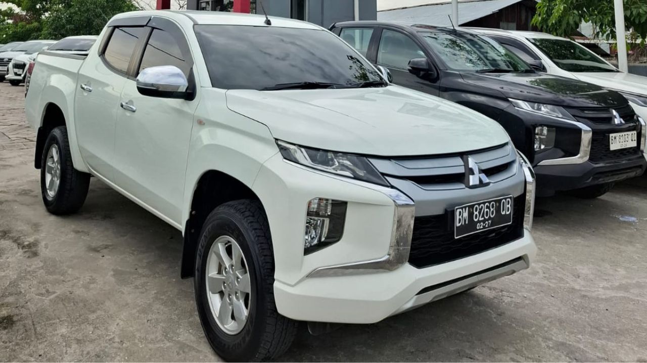 2021 Mitsubishi Triton  GLS MT Double Cab 4WD 2021 Mitsubishi Triton  GLS MT Double Cab 4WD