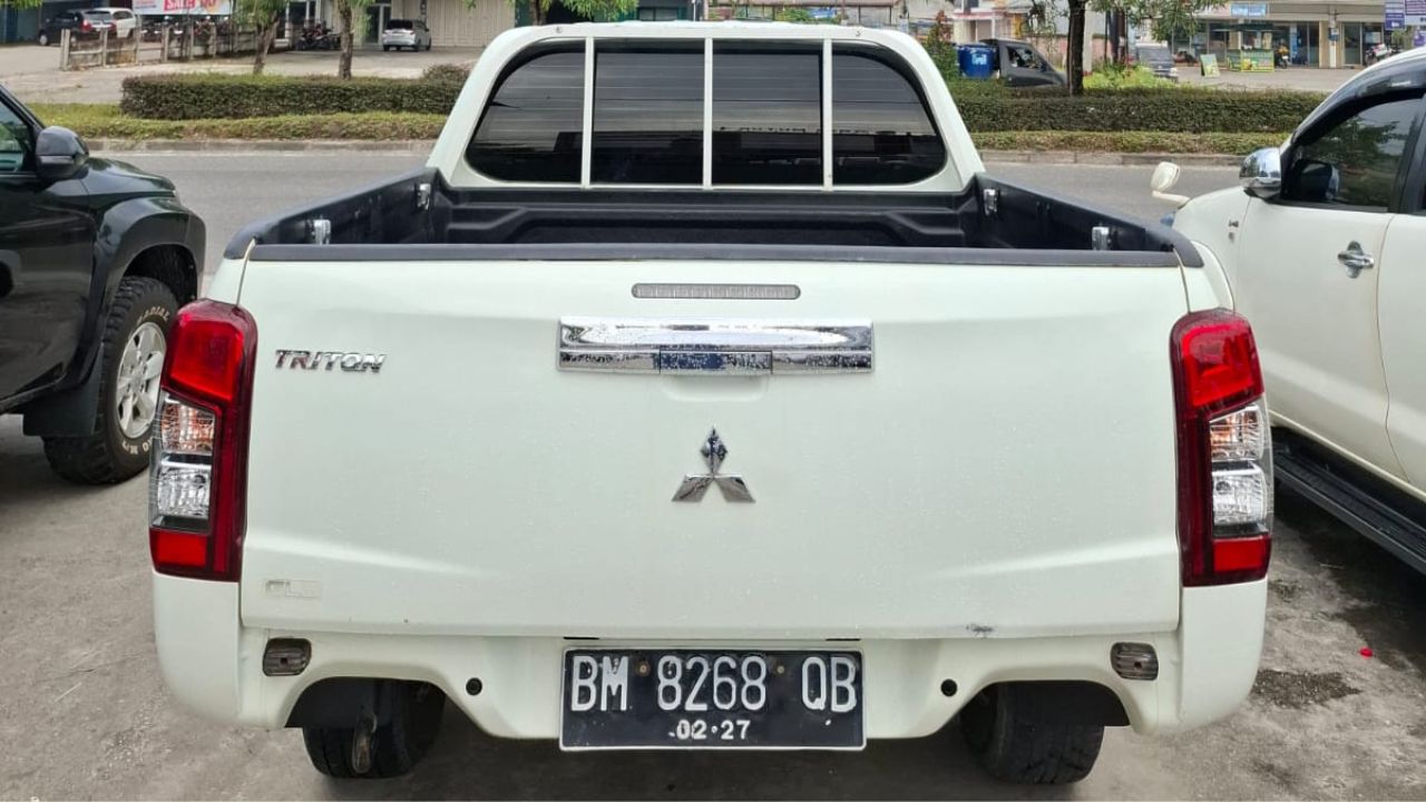 2021 Mitsubishi Triton  GLS MT Double Cab 4WD 2021 Mitsubishi Triton  GLS MT Double Cab 4WD