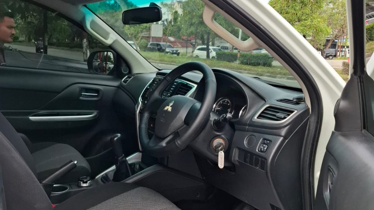 2021 Mitsubishi Triton  GLS MT Double Cab 4WD 2021 Mitsubishi Triton  GLS MT Double Cab 4WD