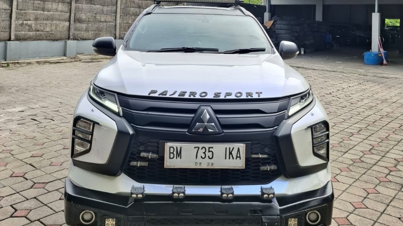 2023 Mitsubishi Pajero Sport Dakar AT 4x2 Bekas 2023 Mitsubishi Pajero Sport Dakar AT 4x2 Bekas