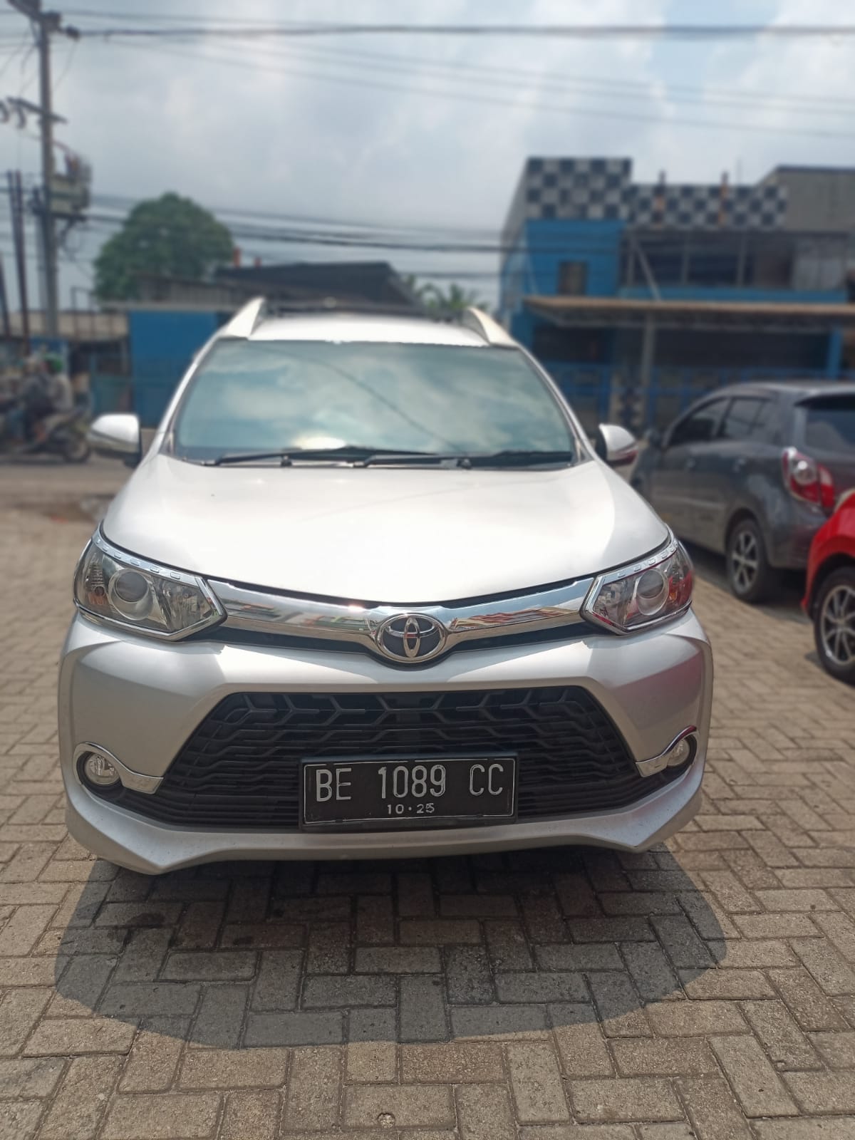 Second Hand 2015 Toyota Avanza Veloz Second Hand 2015 Toyota Avanza Veloz