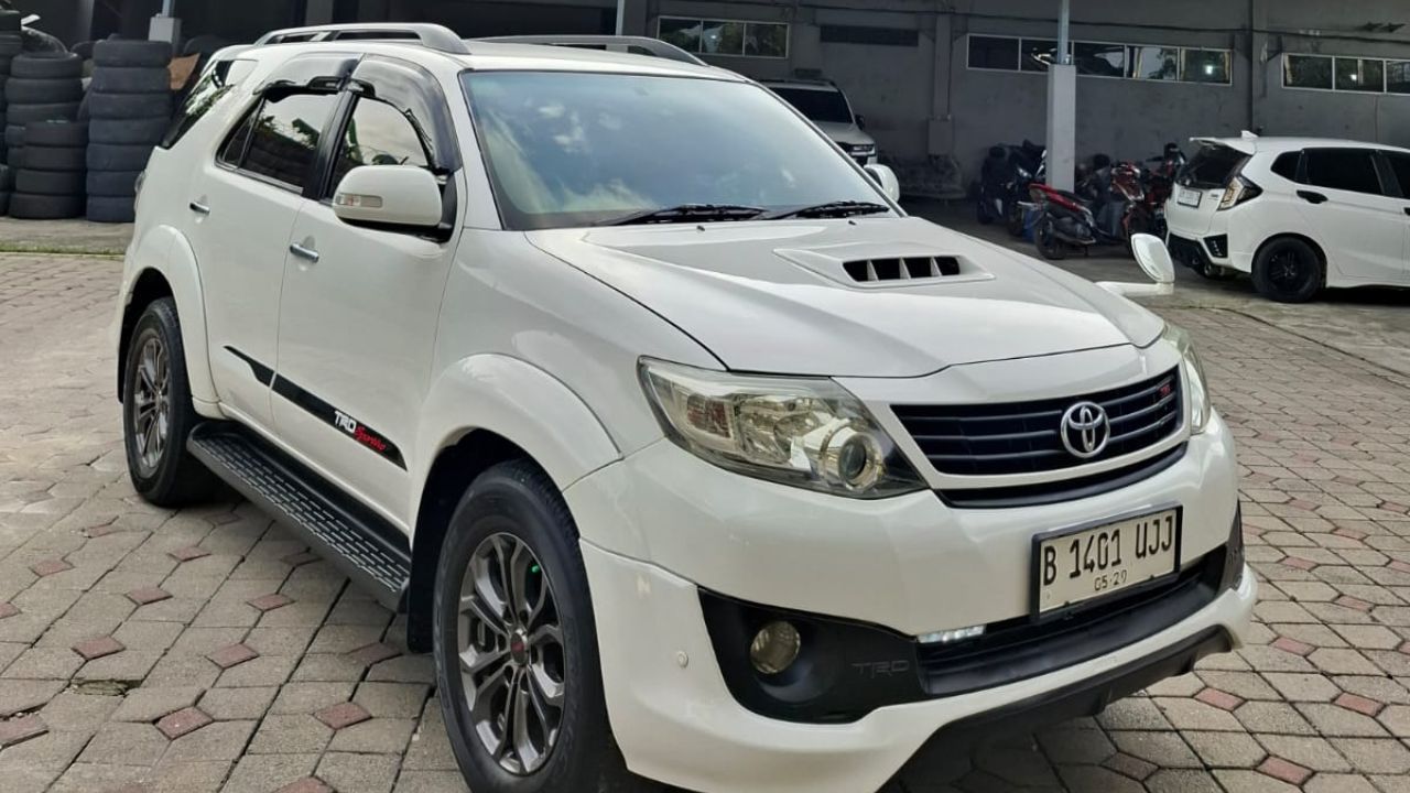 2014 Toyota Fortuner  2.5L G VNT TRD Diesel AT 2014 Toyota Fortuner  2.5L G VNT TRD Diesel AT