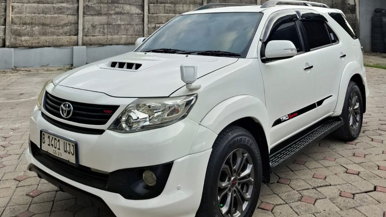 2014 Toyota Fortuner  2.5L G VNT TRD Diesel AT 2014 Toyota Fortuner  2.5L G VNT TRD Diesel AT