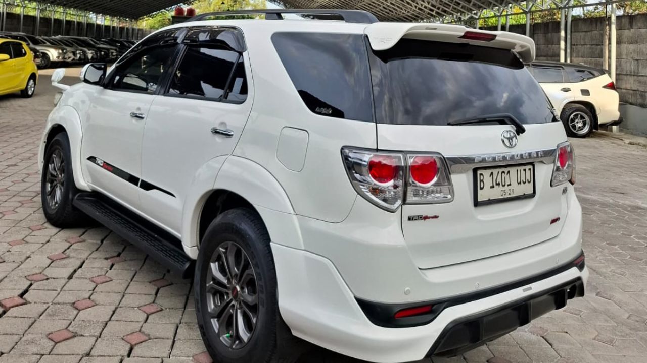2014 Toyota Fortuner  2.5L G VNT TRD Diesel AT 2014 Toyota Fortuner  2.5L G VNT TRD Diesel AT