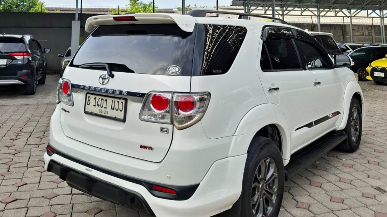 2014 Toyota Fortuner  2.5L G VNT TRD Diesel AT 2014 Toyota Fortuner  2.5L G VNT TRD Diesel AT