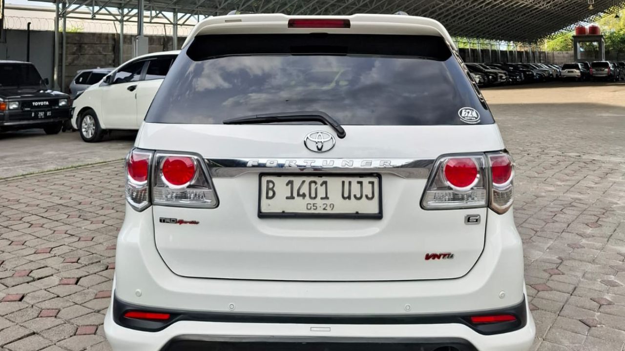2014 Toyota Fortuner  2.5L G VNT TRD Diesel AT 2014 Toyota Fortuner  2.5L G VNT TRD Diesel AT