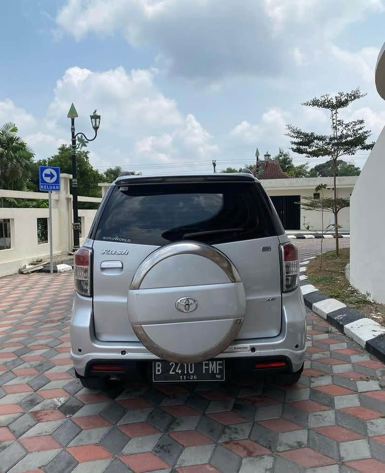 2011 Toyota Rush  S AT 2011 Toyota Rush  S AT