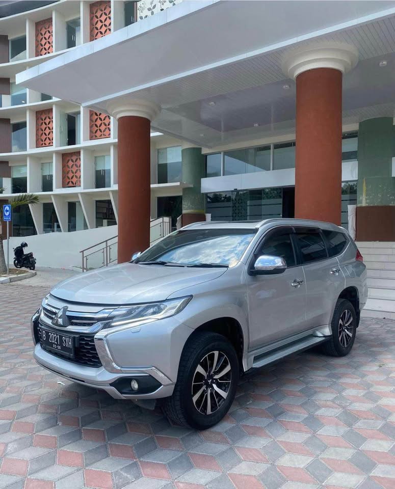 2016 Mitsubishi Pajero Sport Dakar AT 4x2 2016 Mitsubishi Pajero Sport Dakar AT 4x2