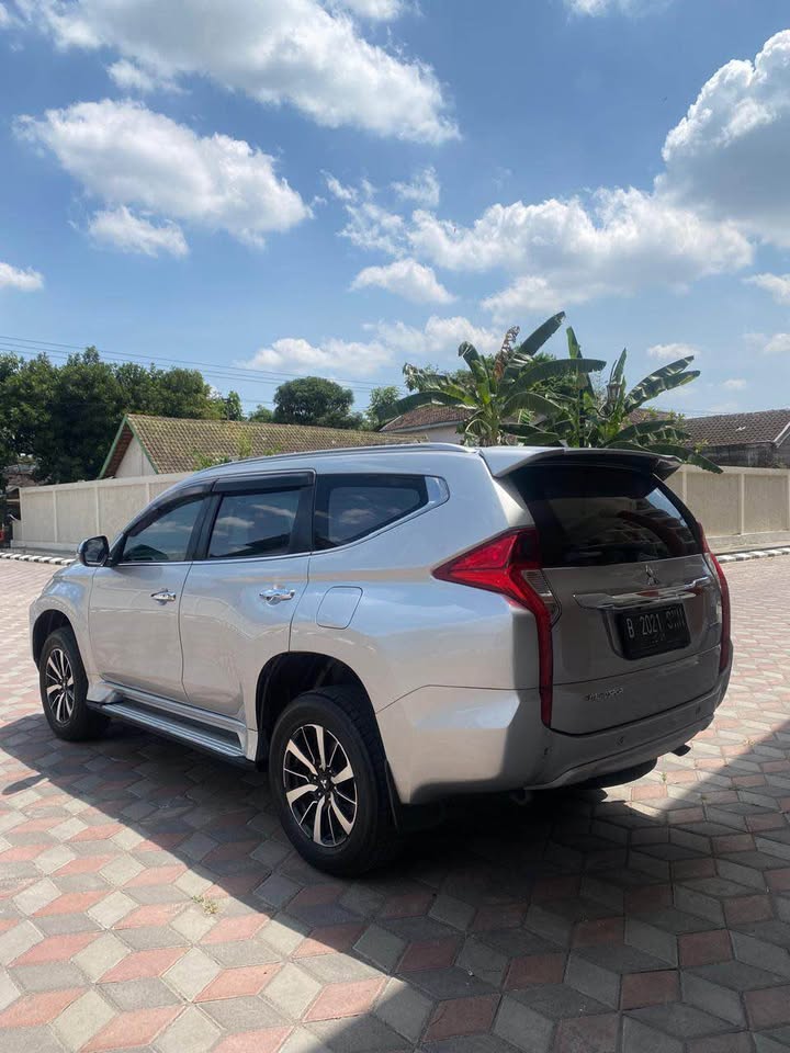 2016 Mitsubishi Pajero Sport Dakar AT 4x2 2016 Mitsubishi Pajero Sport Dakar AT 4x2