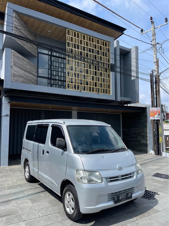 2013 Daihatsu Gran Max MB Minibus 1.3L D Mini Bus MT 2013 Daihatsu Gran Max MB Minibus 1.3L D Mini Bus MT