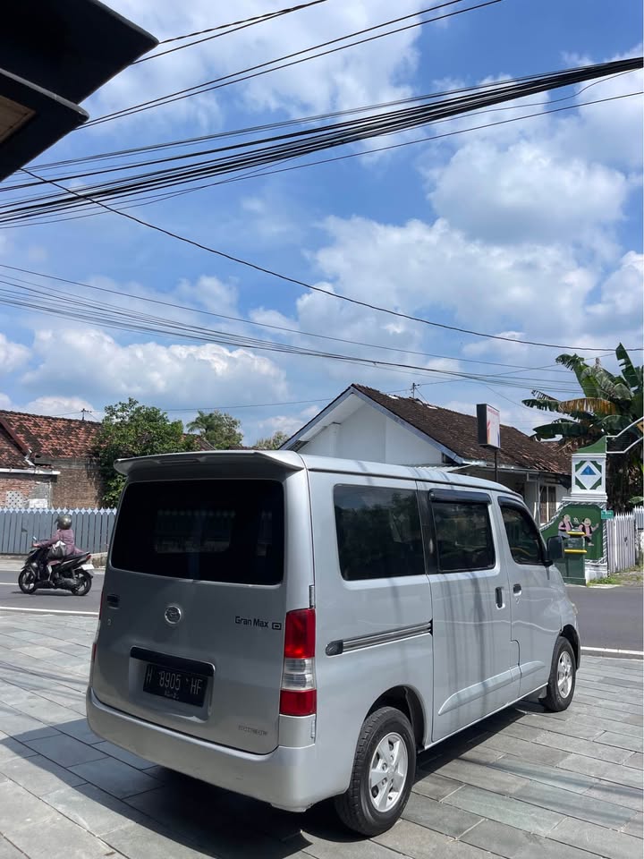 2013 Daihatsu Gran Max MB Minibus 1.3L D Mini Bus MT 2013 Daihatsu Gran Max MB Minibus 1.3L D Mini Bus MT