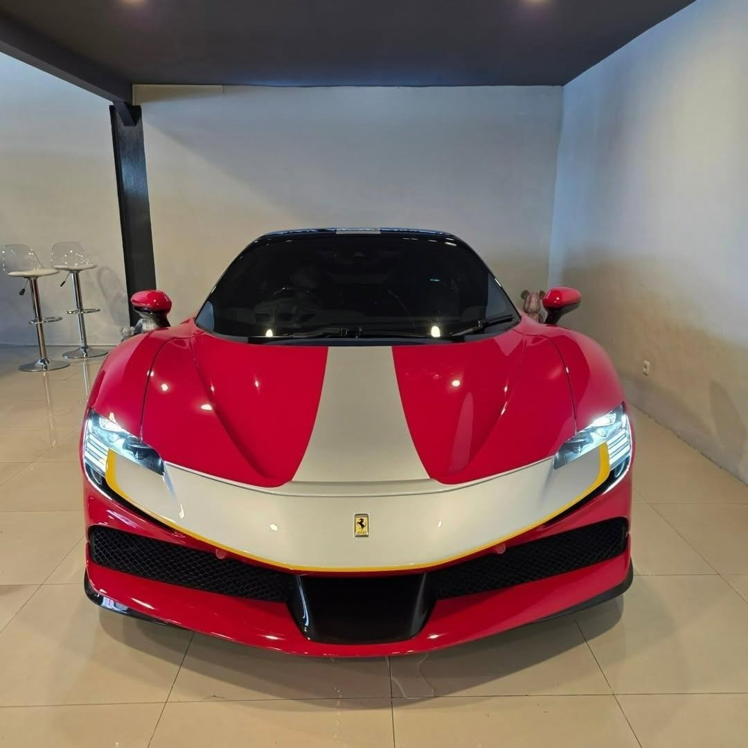 2023 Ferrari SF90 Spider 4.0L 2023 Ferrari SF90 Spider 4.0L