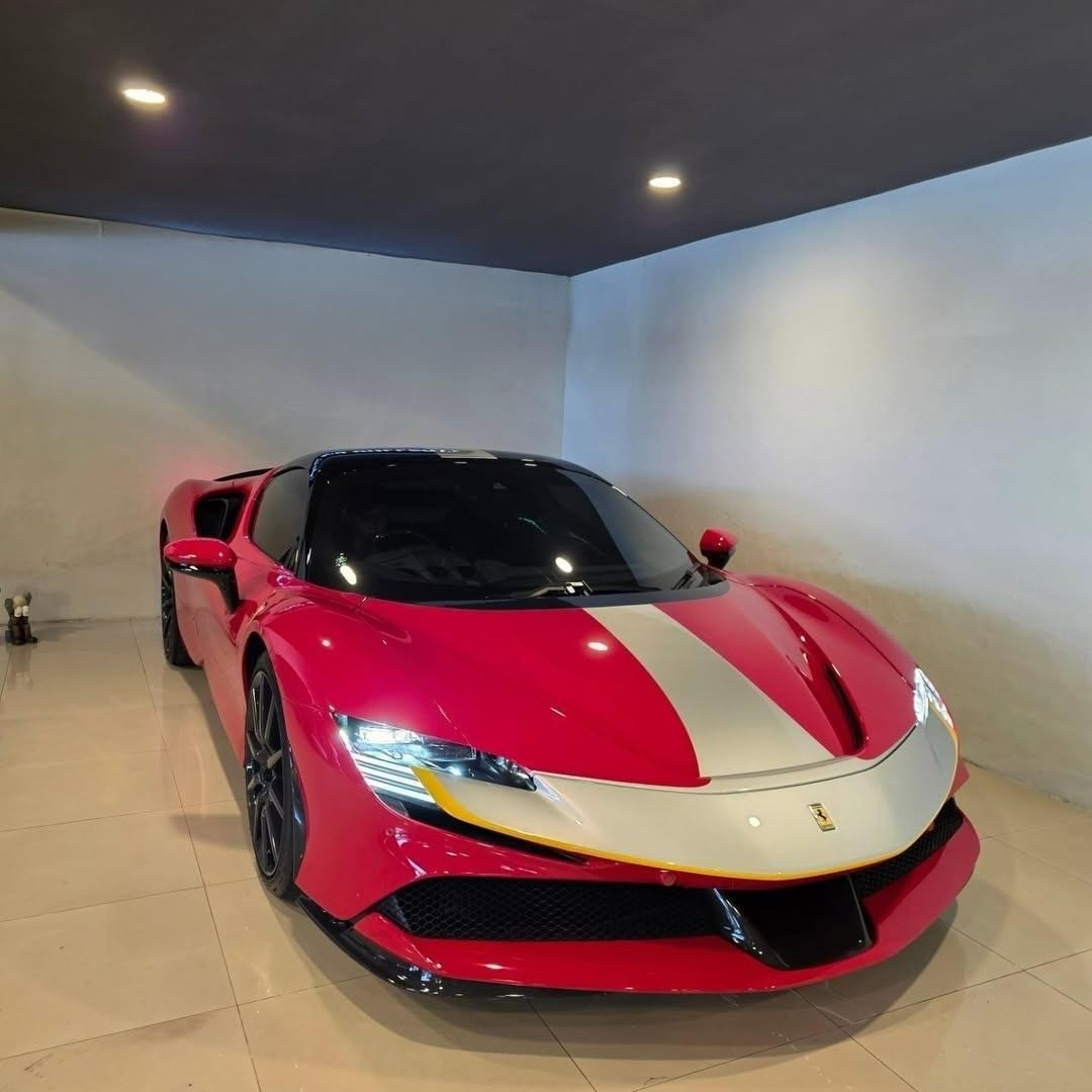 2023 Ferrari SF90 Spider 4.0L 2023 Ferrari SF90 Spider 4.0L