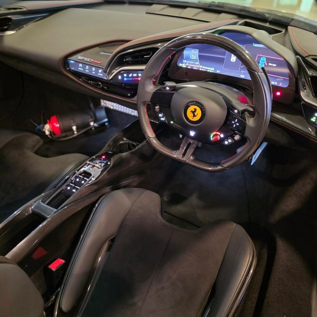 2023 Ferrari SF90 Spider 4.0L 2023 Ferrari SF90 Spider 4.0L