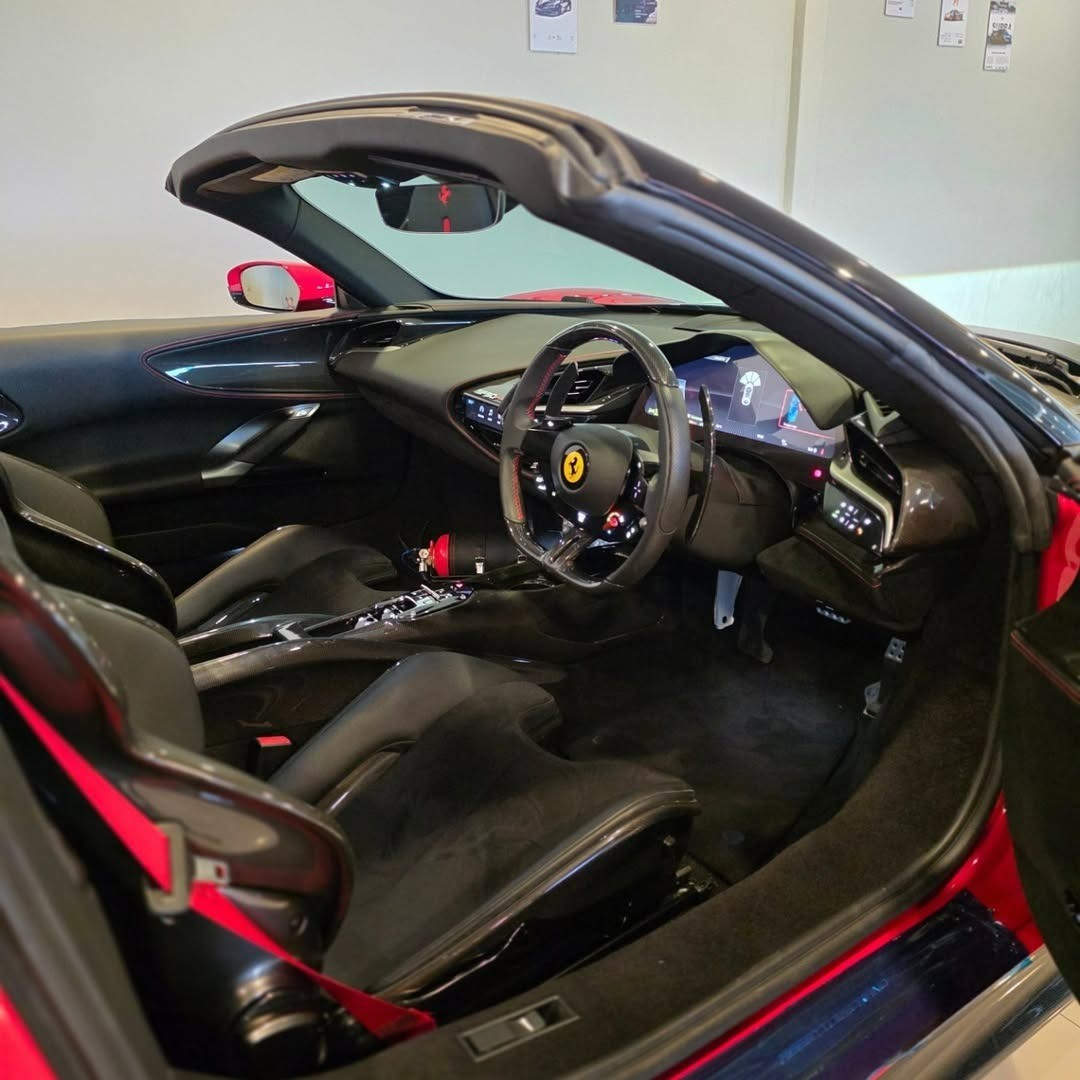 2023 Ferrari SF90 Spider 4.0L 2023 Ferrari SF90 Spider 4.0L