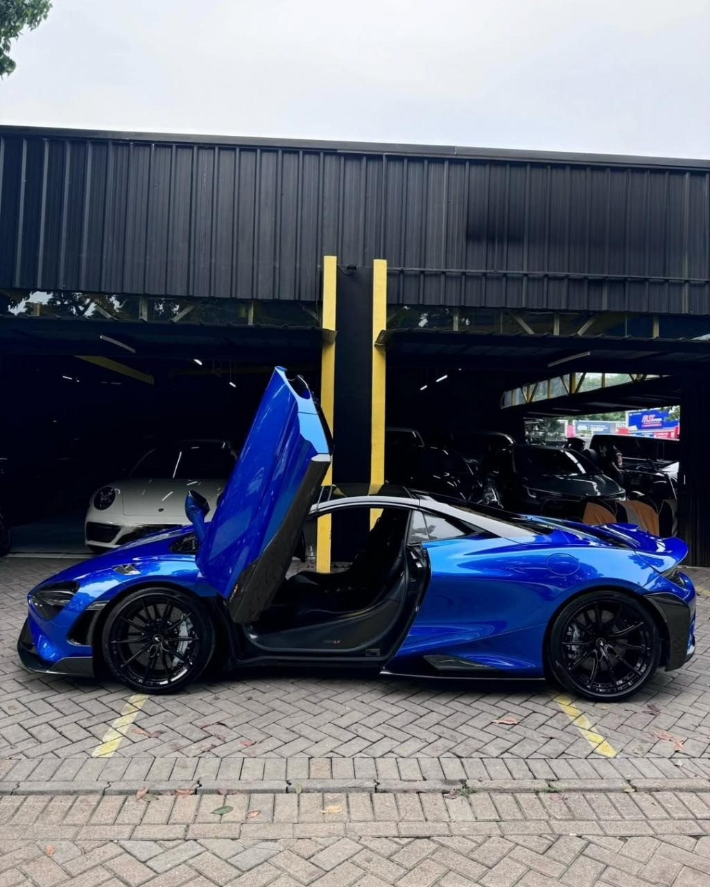 2022 Mclaren 765LT Spider 4.0L V8 2022 Mclaren 765LT Spider 4.0L V8