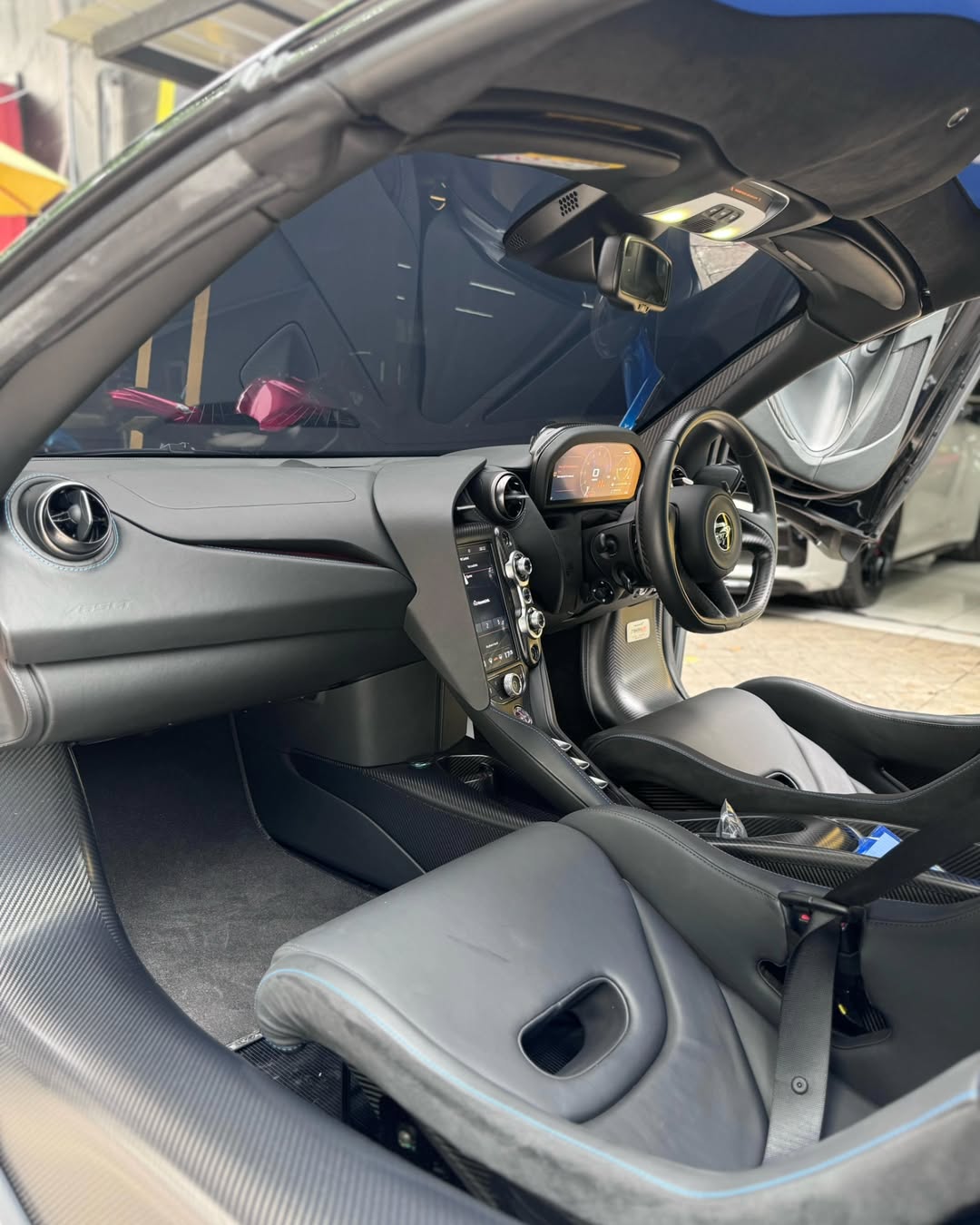 2022 Mclaren 765LT Spider 4.0L V8 2022 Mclaren 765LT Spider 4.0L V8