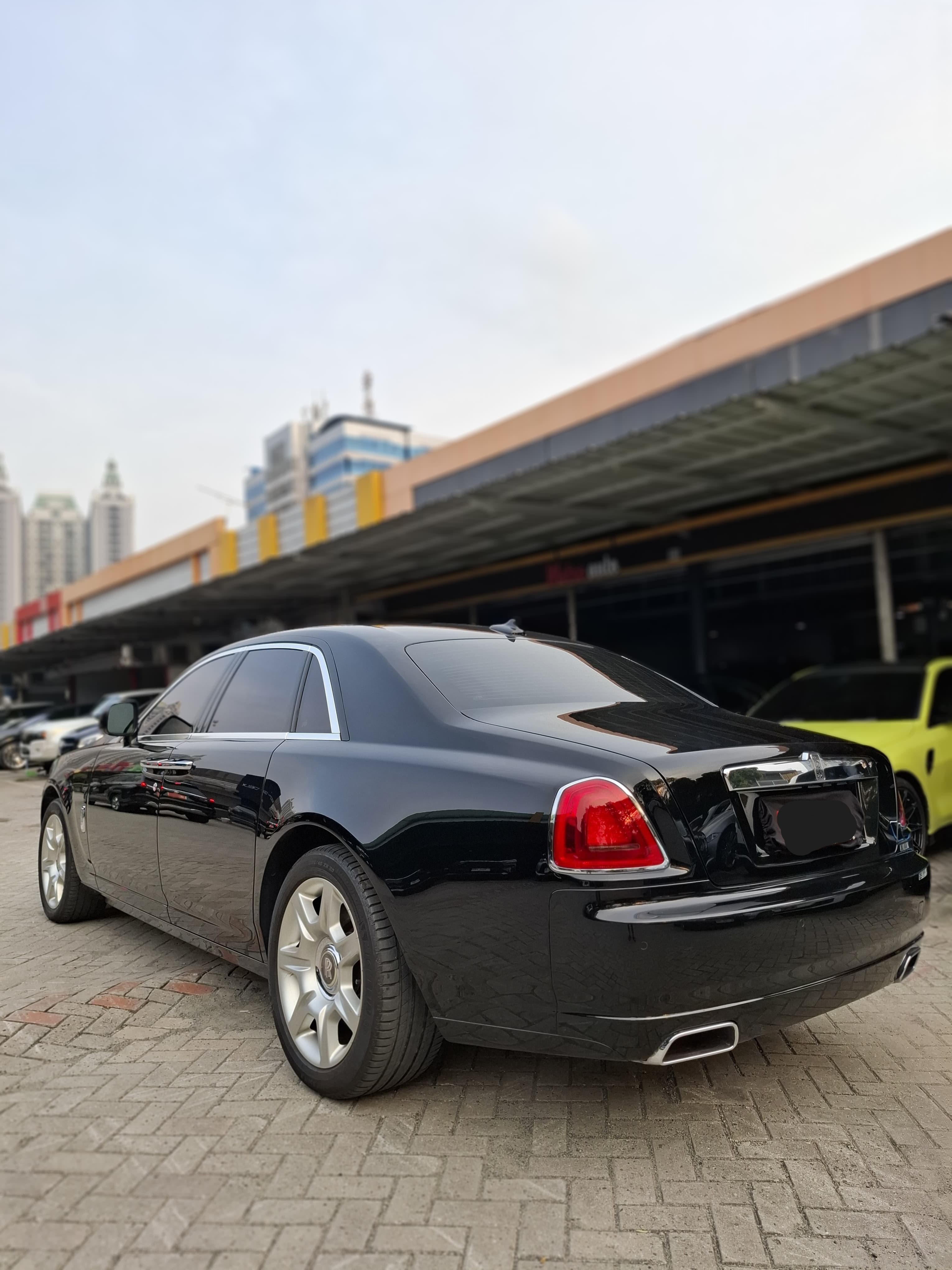 2011 Rolls Royce Ghost 6.6 L 2011 Rolls Royce Ghost 6.6 L