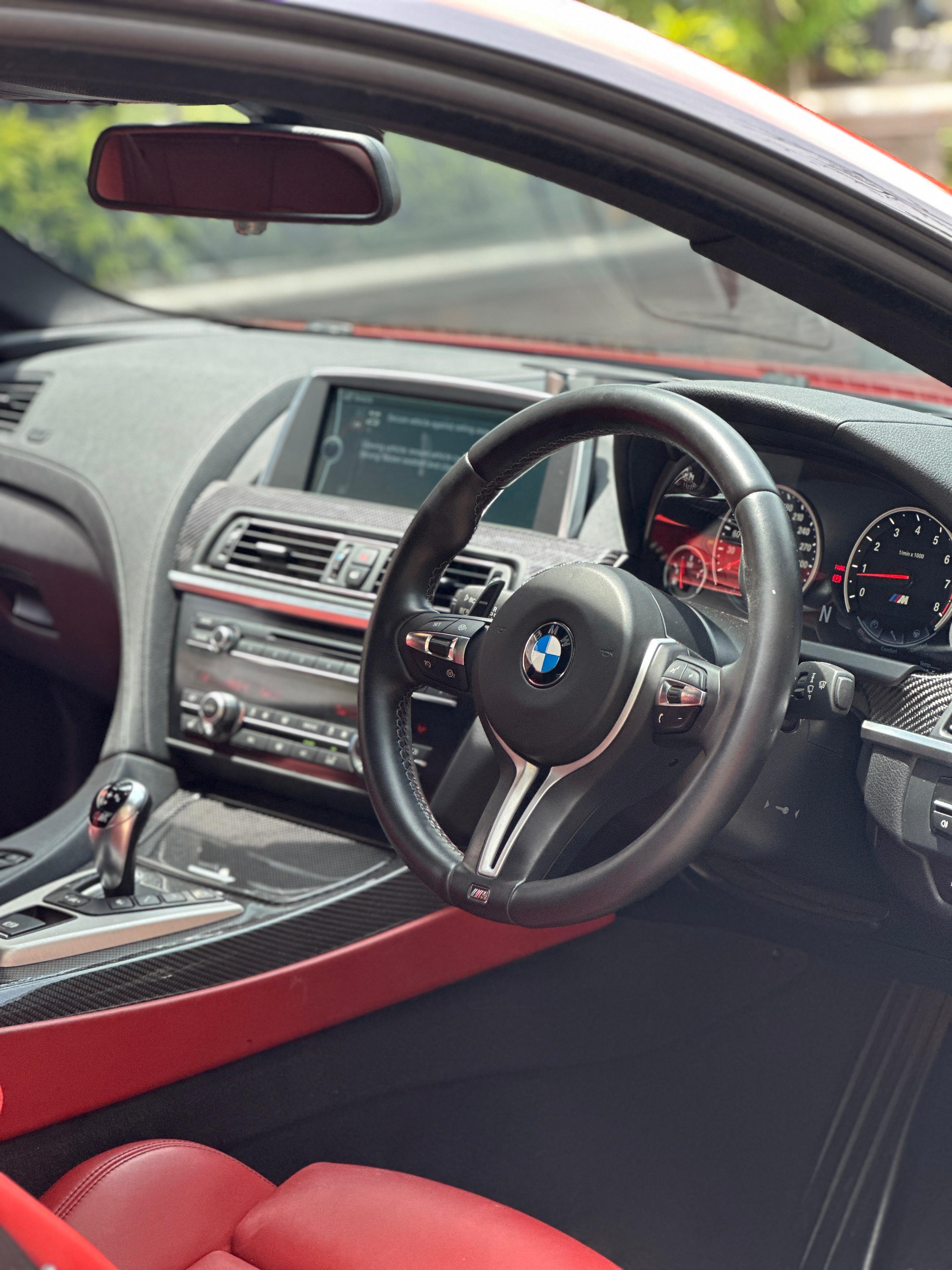 2013 BMW M6 Coupe 4.4 L 2013 BMW M6 Coupe 4.4 L