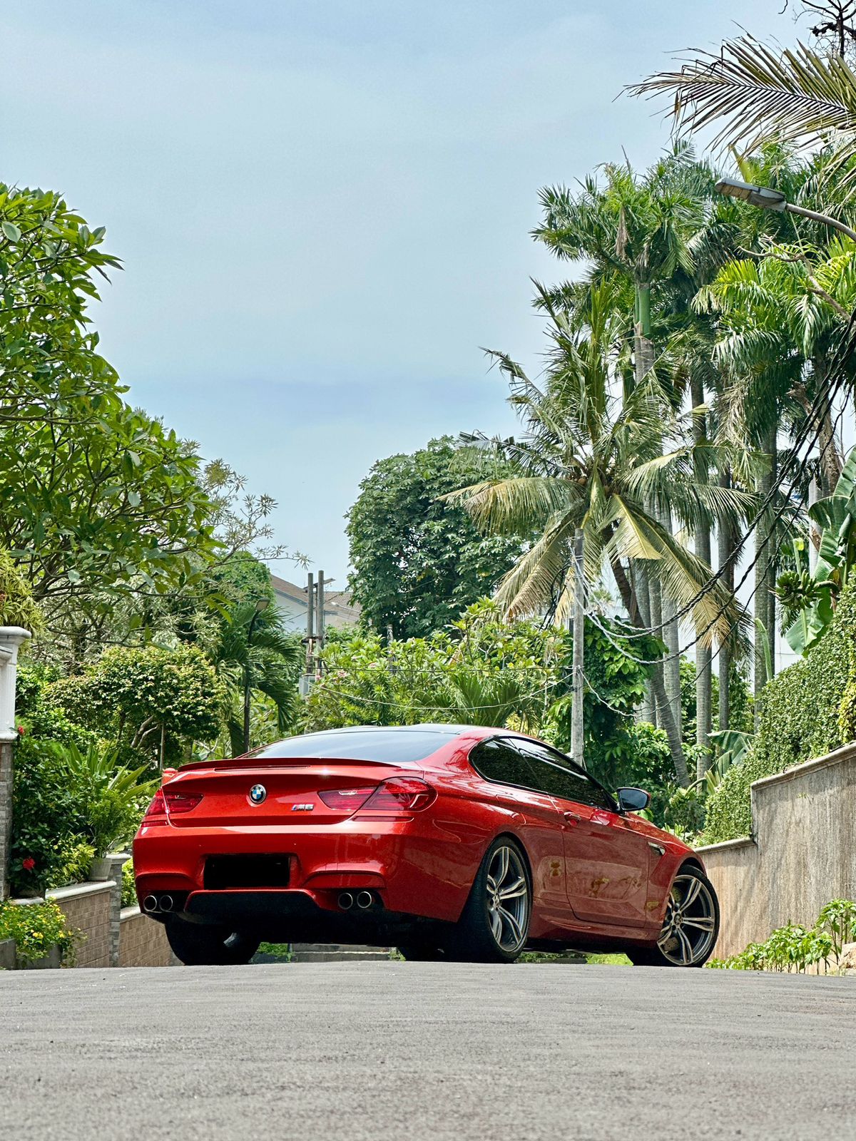 2013 BMW M6 Coupe 4.4 L 2013 BMW M6 Coupe 4.4 L