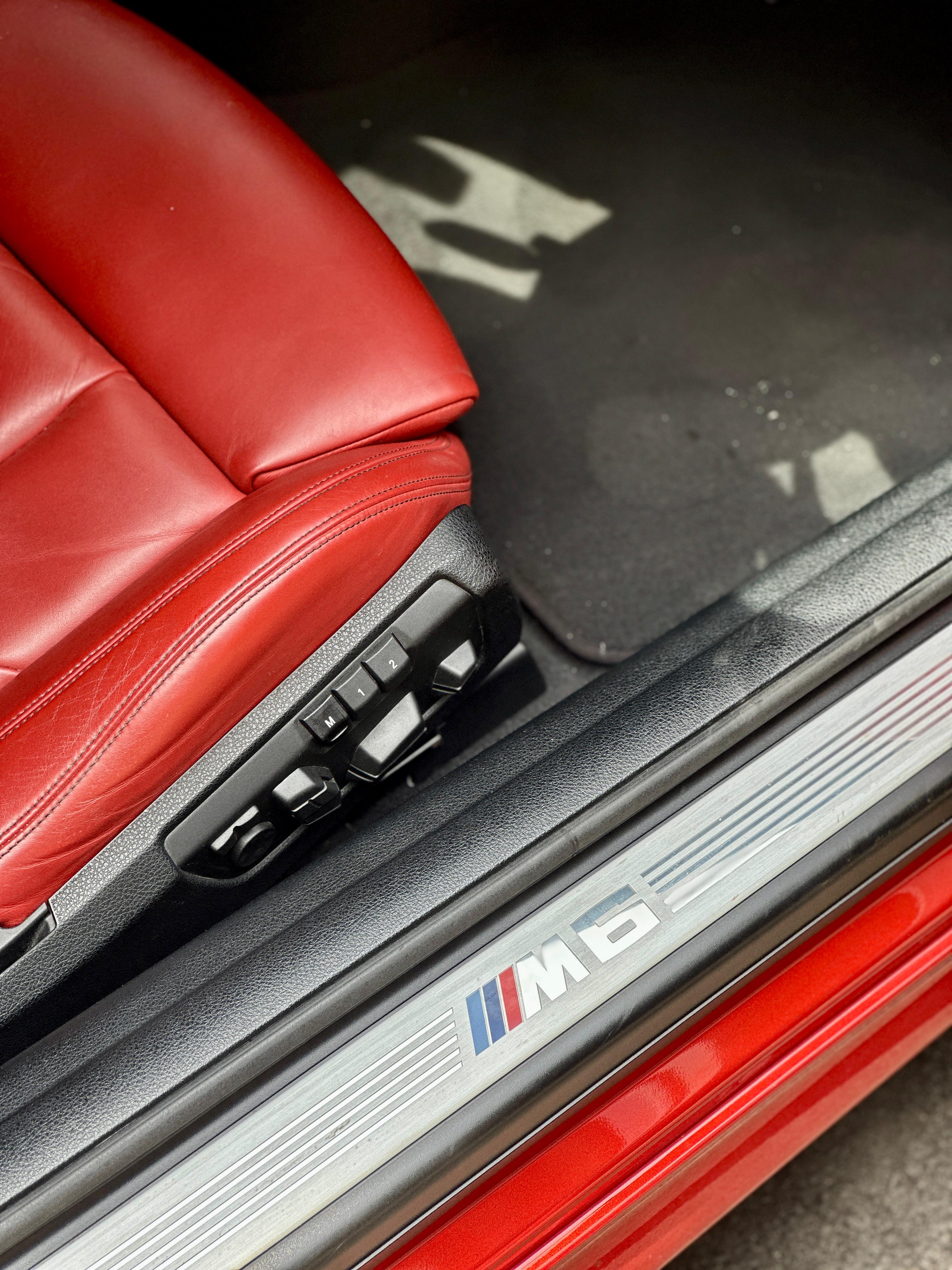 2013 BMW M6 Coupe 4.4 L 2013 BMW M6 Coupe 4.4 L