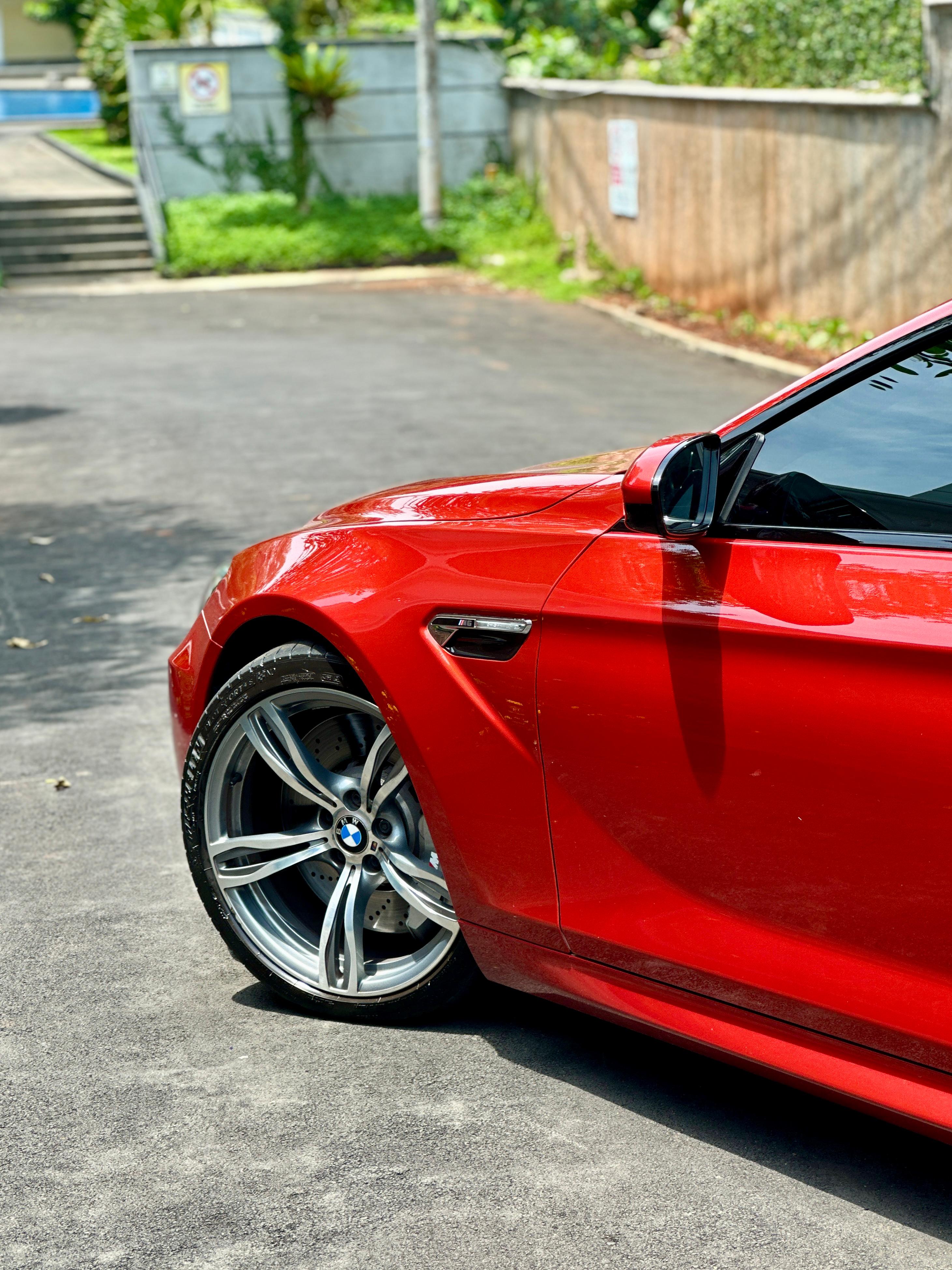 2013 BMW M6 Coupe 4.4 L 2013 BMW M6 Coupe 4.4 L