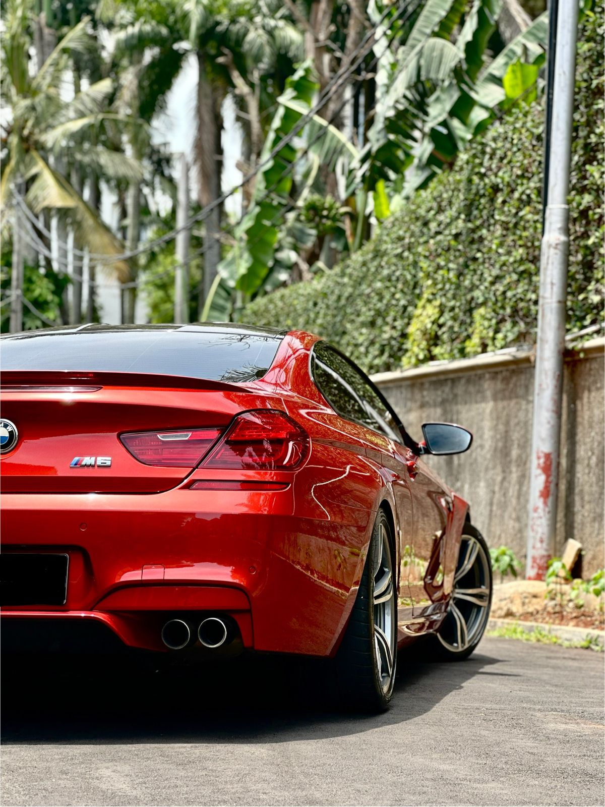 2013 BMW M6 Coupe 4.4 L 2013 BMW M6 Coupe 4.4 L