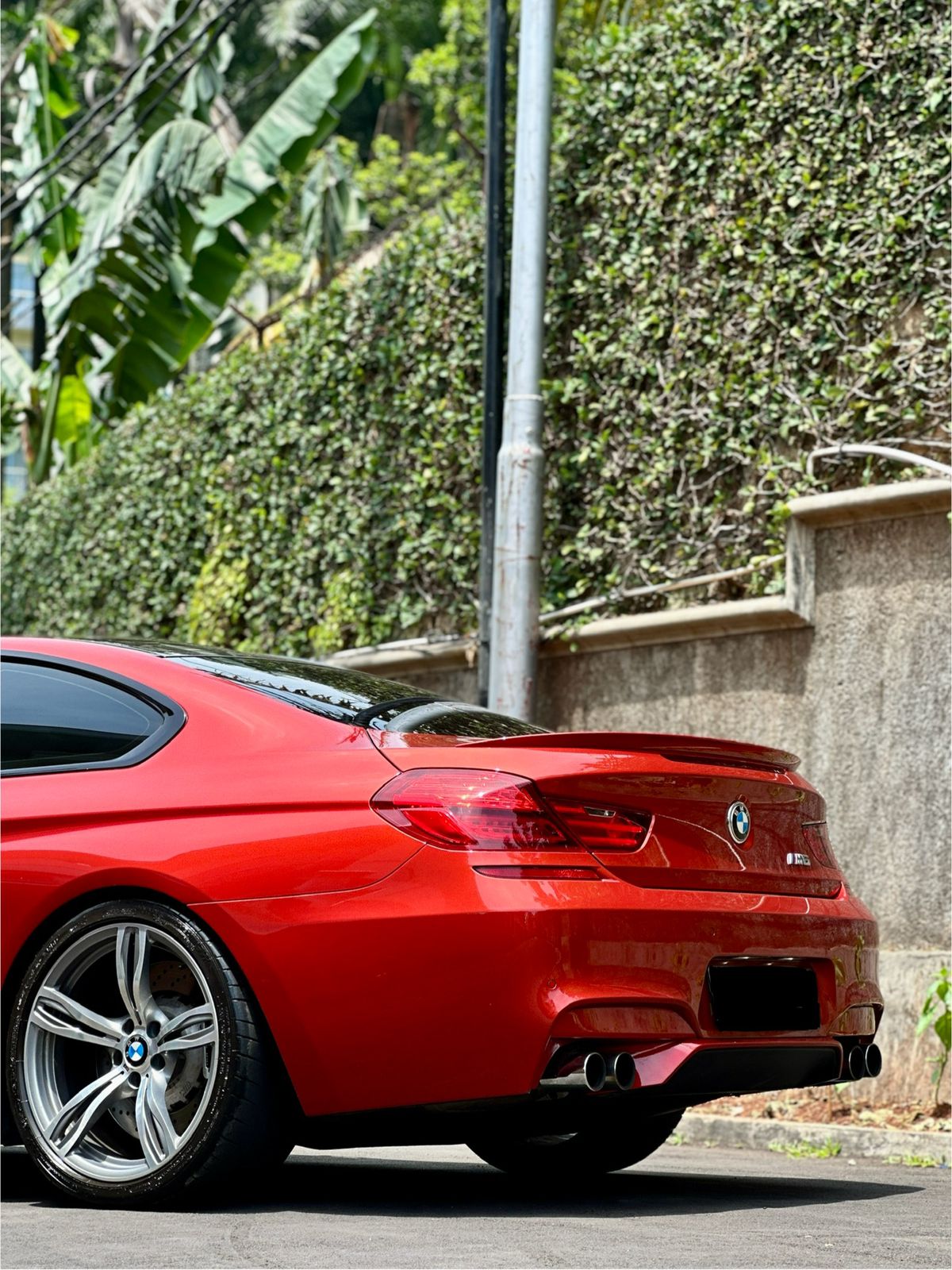 2013 BMW M6 Coupe 4.4 L 2013 BMW M6 Coupe 4.4 L