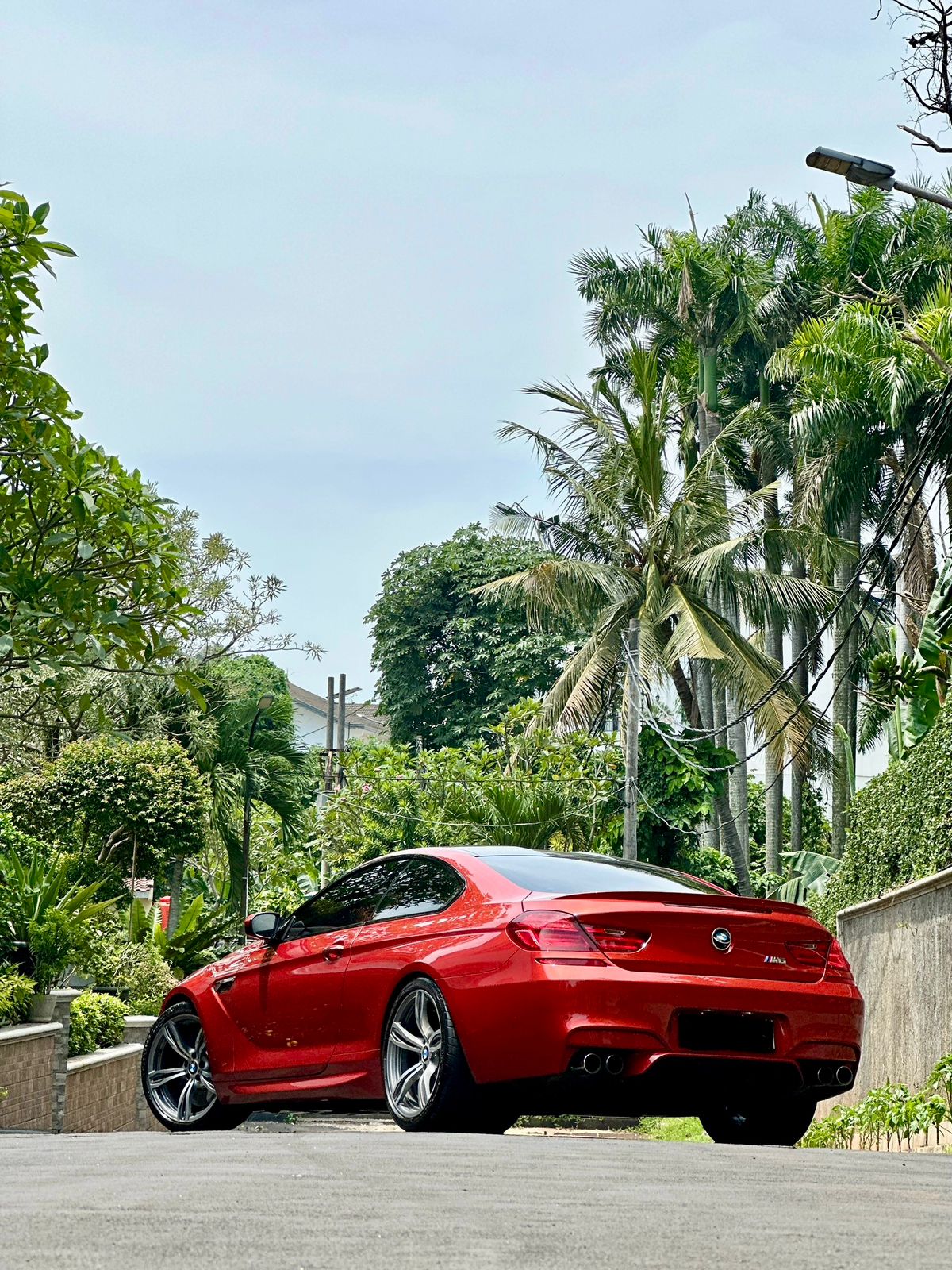 2013 BMW M6 Coupe 4.4 L 2013 BMW M6 Coupe 4.4 L