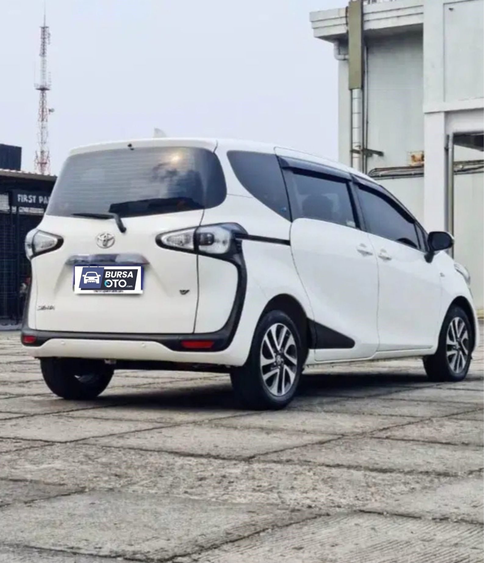 2017 Toyota Sienta 2017 Toyota Sienta
