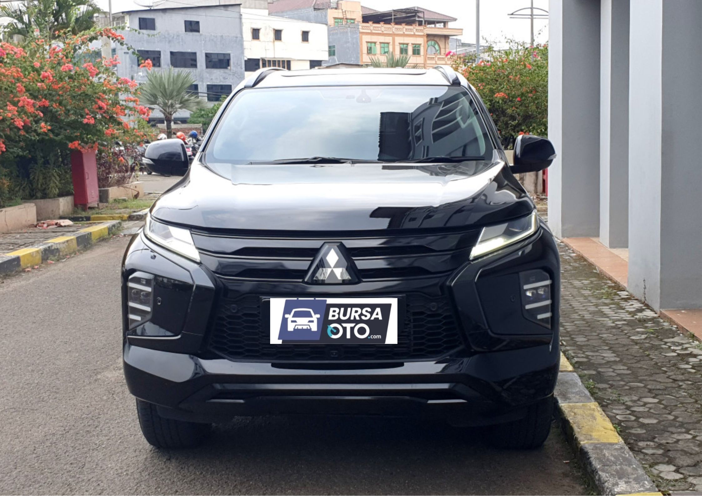 2023 Mitsubishi Pajero Sport Dakar Ultimate AT 4x4 Bekas 2023 Mitsubishi Pajero Sport Dakar Ultimate AT 4x4 Bekas