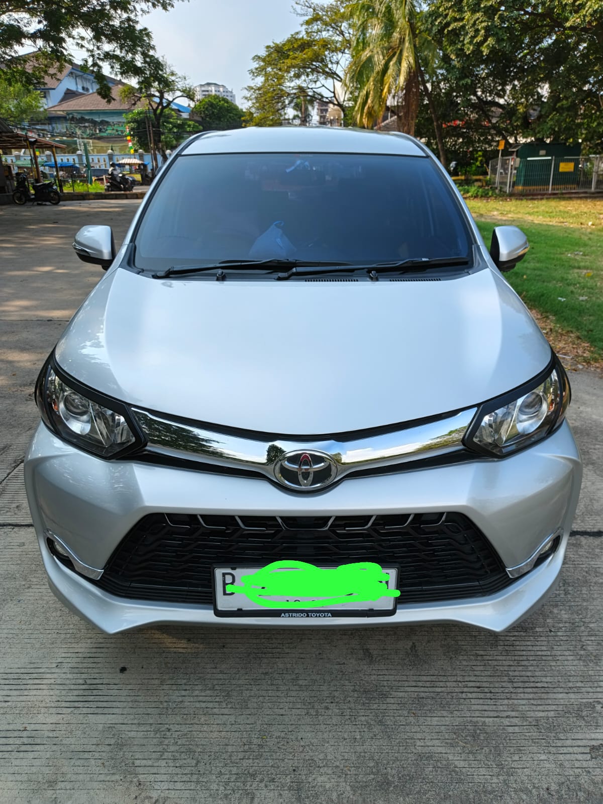 Second Hand 2017 Toyota Avanza Veloz  1500 VELOZ A/T Second Hand 2017 Toyota Avanza Veloz  1500 VELOZ A/T