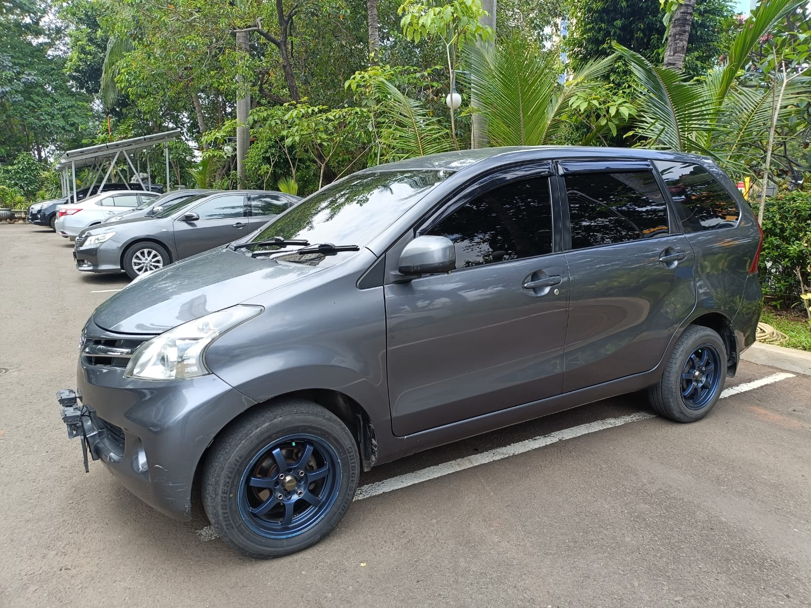 2012 Daihatsu Xenia 2012 Daihatsu Xenia