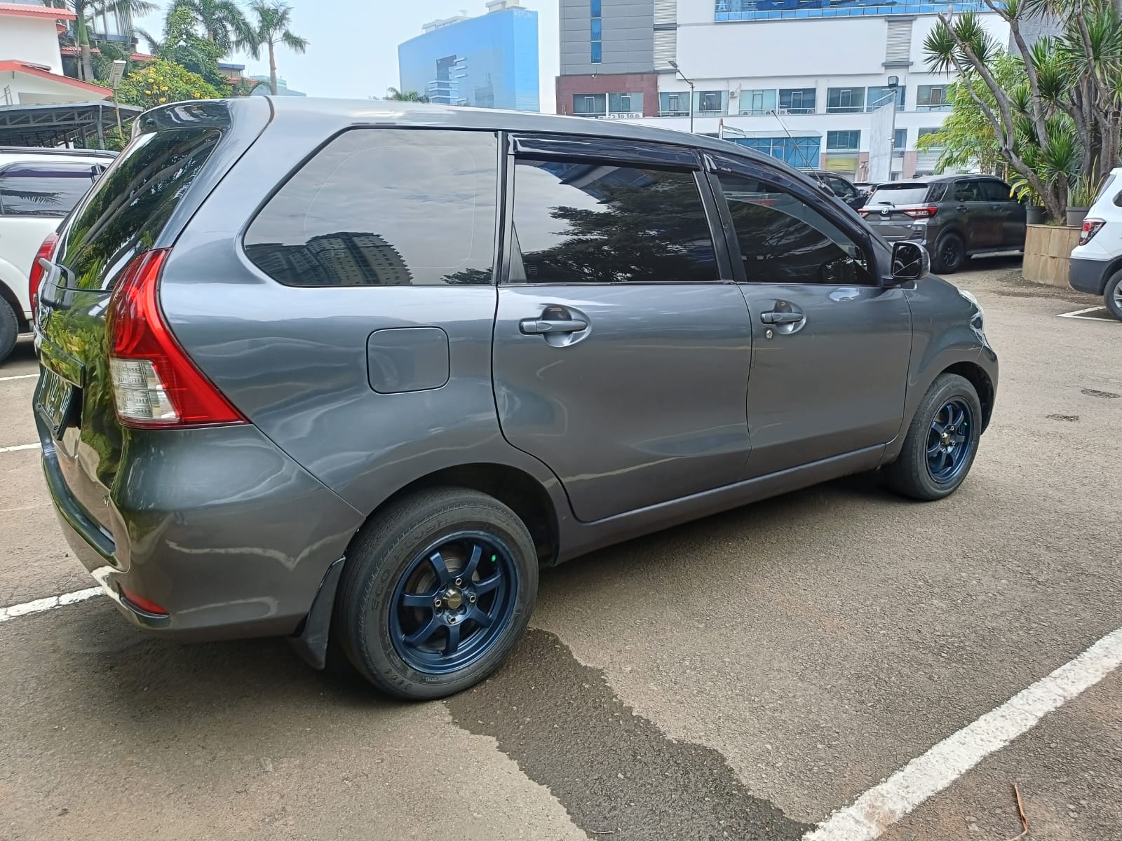 2012 Daihatsu Xenia 2012 Daihatsu Xenia
