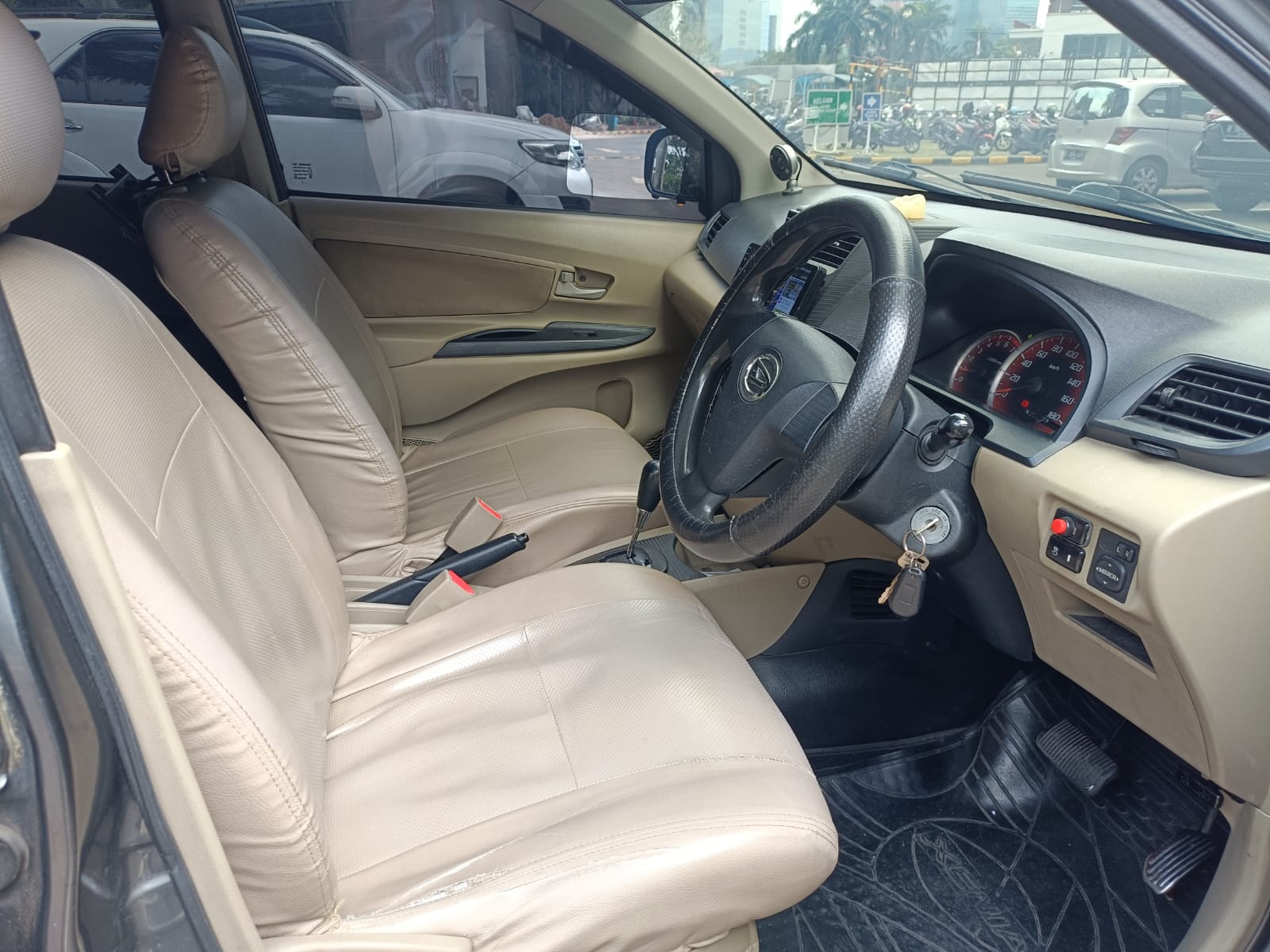 2012 Daihatsu Xenia 2012 Daihatsu Xenia