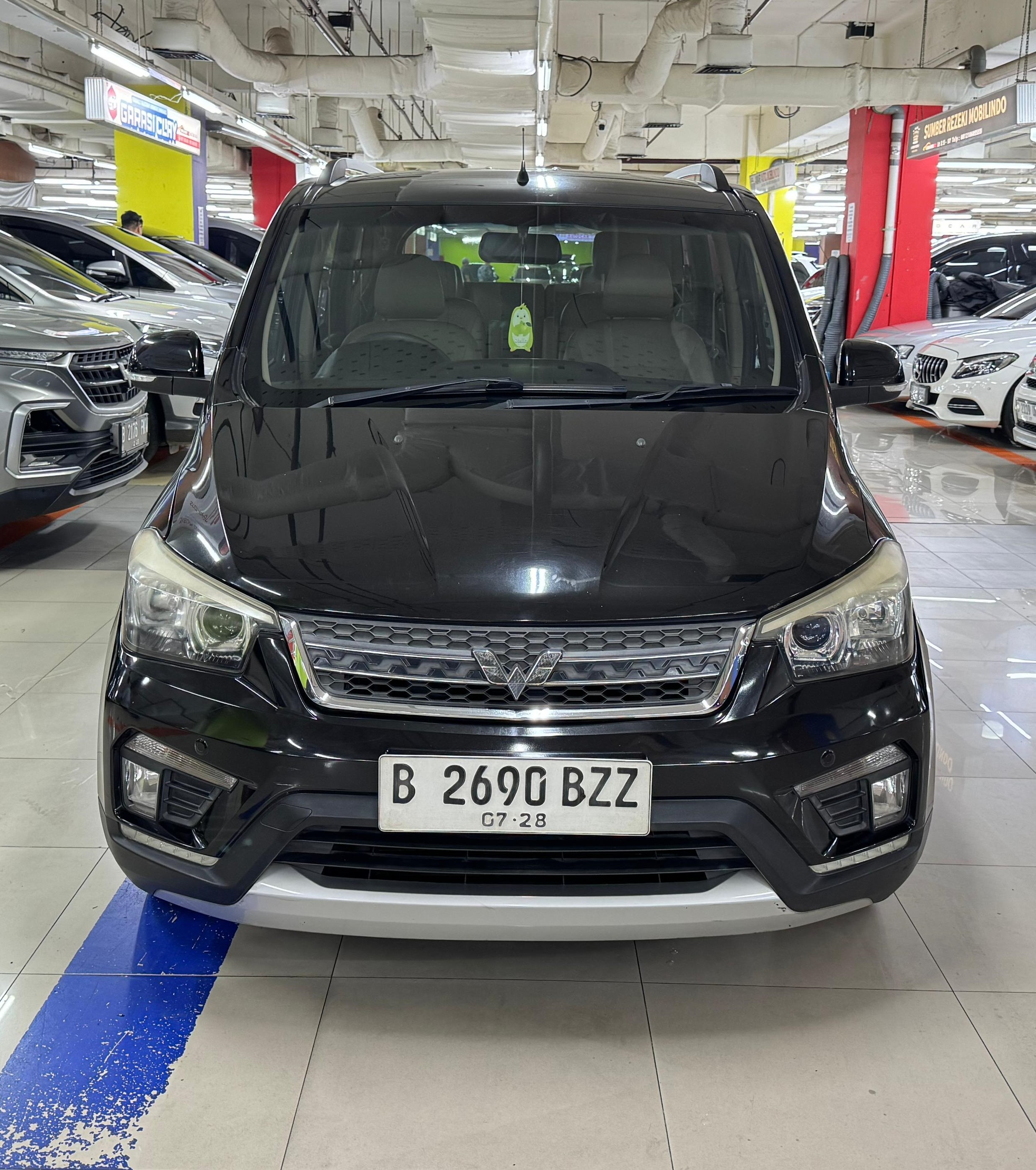 Second Hand 2018 Wuling Confero S Second Hand 2018 Wuling Confero S