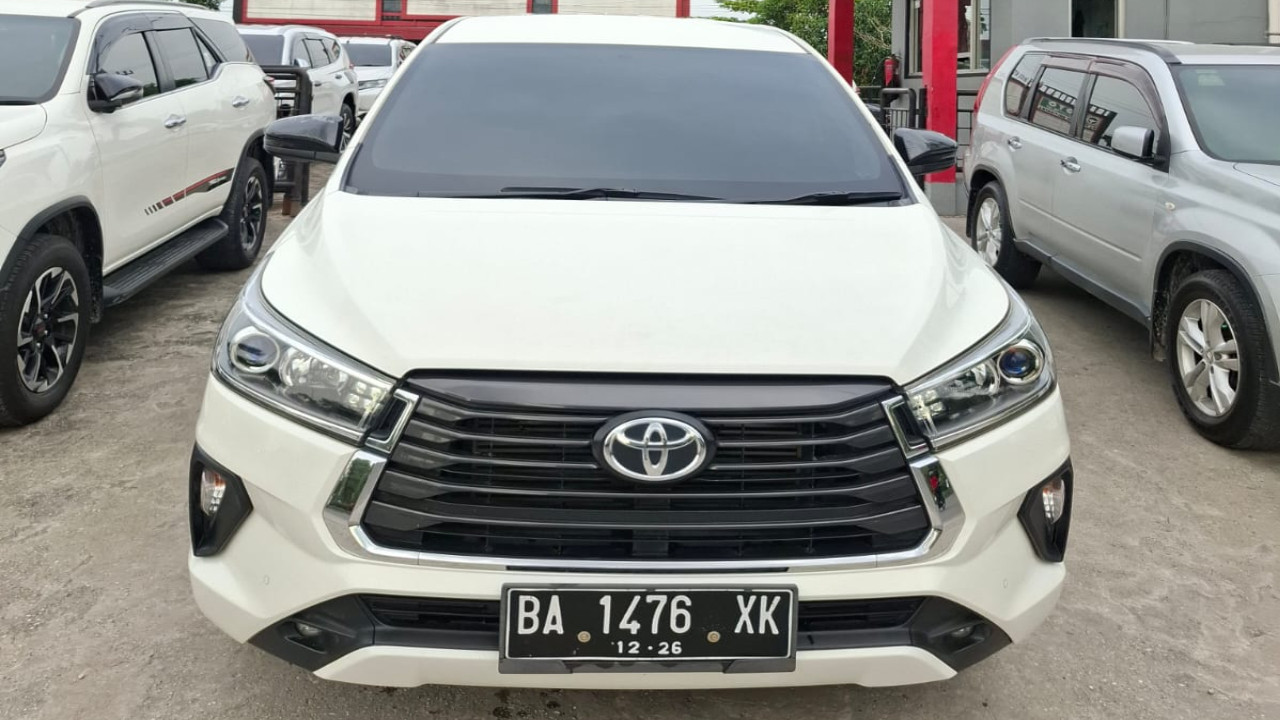 Second Hand 2021 Toyota Innova V Diesel AT Second Hand 2021 Toyota Innova V Diesel AT