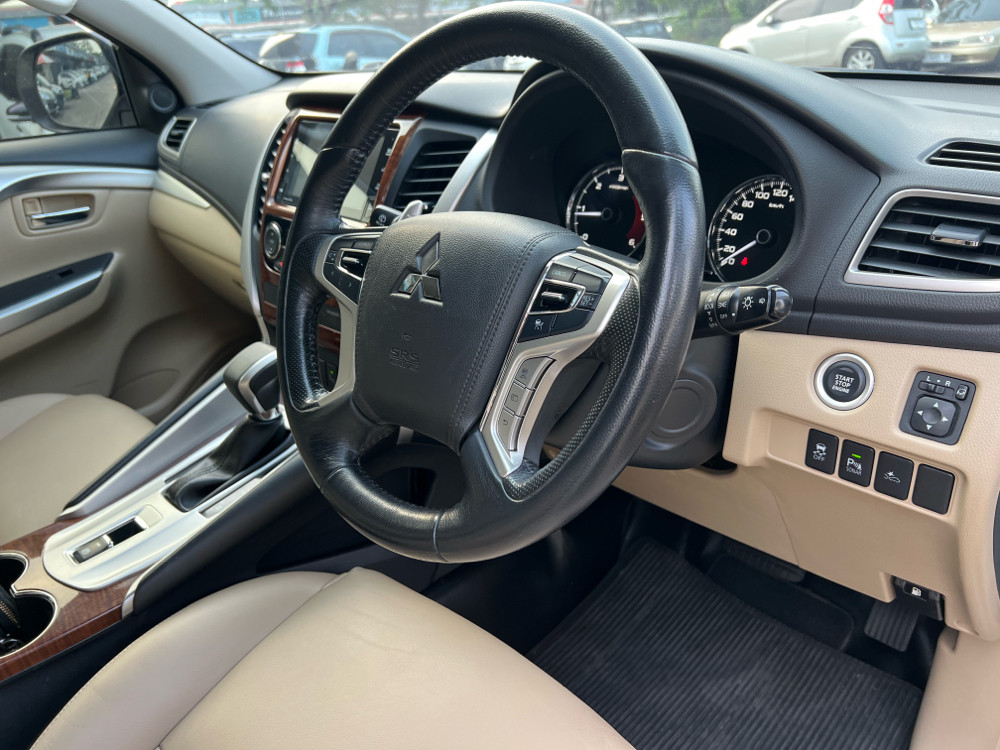 2019 Mitsubishi Pajero Sport  Dakar 4x2 Ultimate 2019 Mitsubishi Pajero Sport  Dakar 4x2 Ultimate