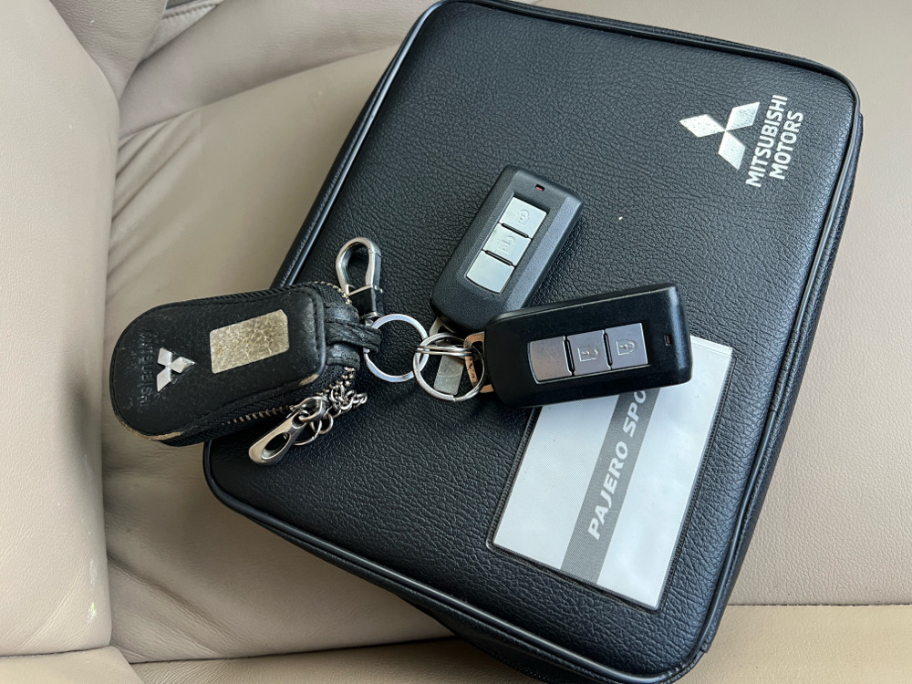 2019 Mitsubishi Pajero Sport  Dakar 4x2 Ultimate 2019 Mitsubishi Pajero Sport  Dakar 4x2 Ultimate