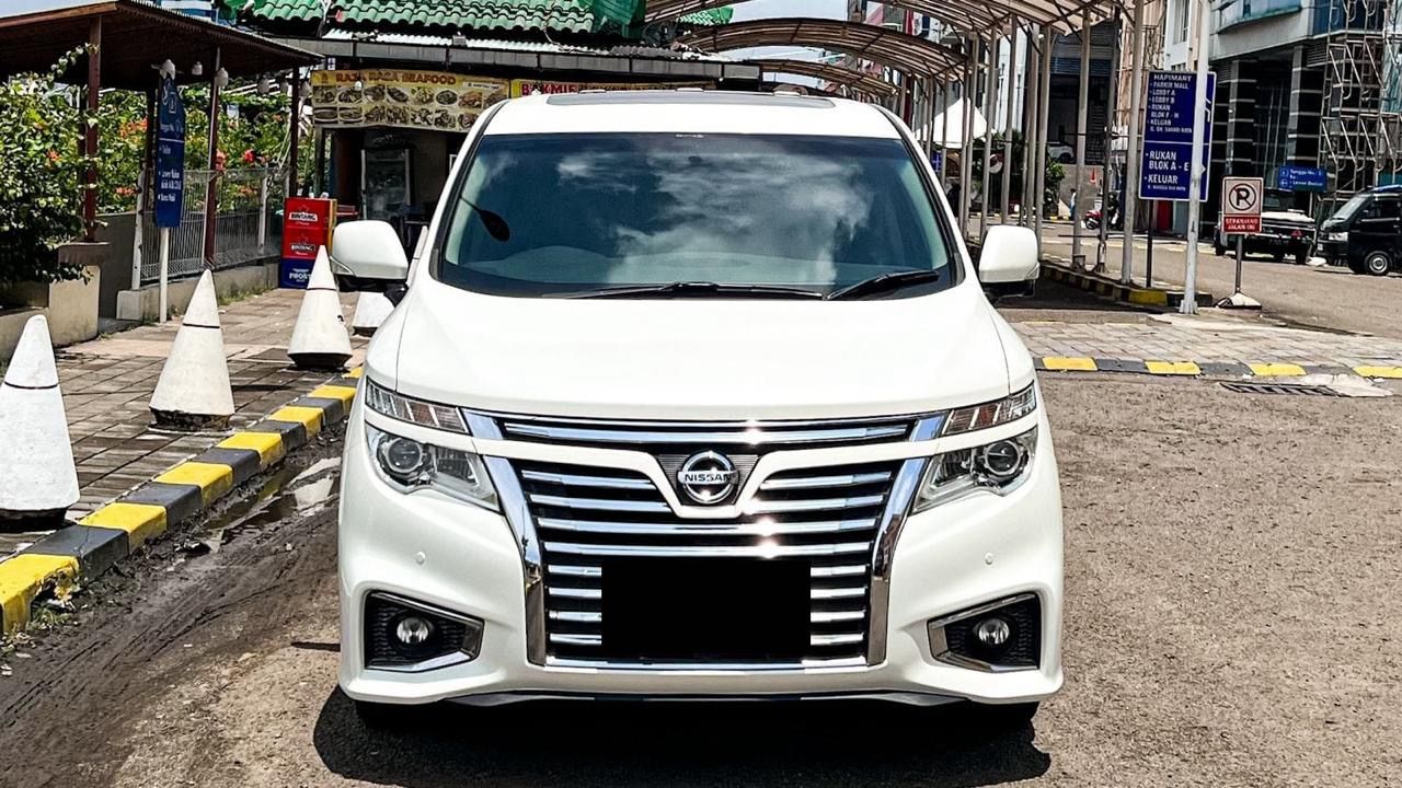 Second Hand 2016 Nissan Elgrand 2.5L HWS Second Hand 2016 Nissan Elgrand 2.5L HWS