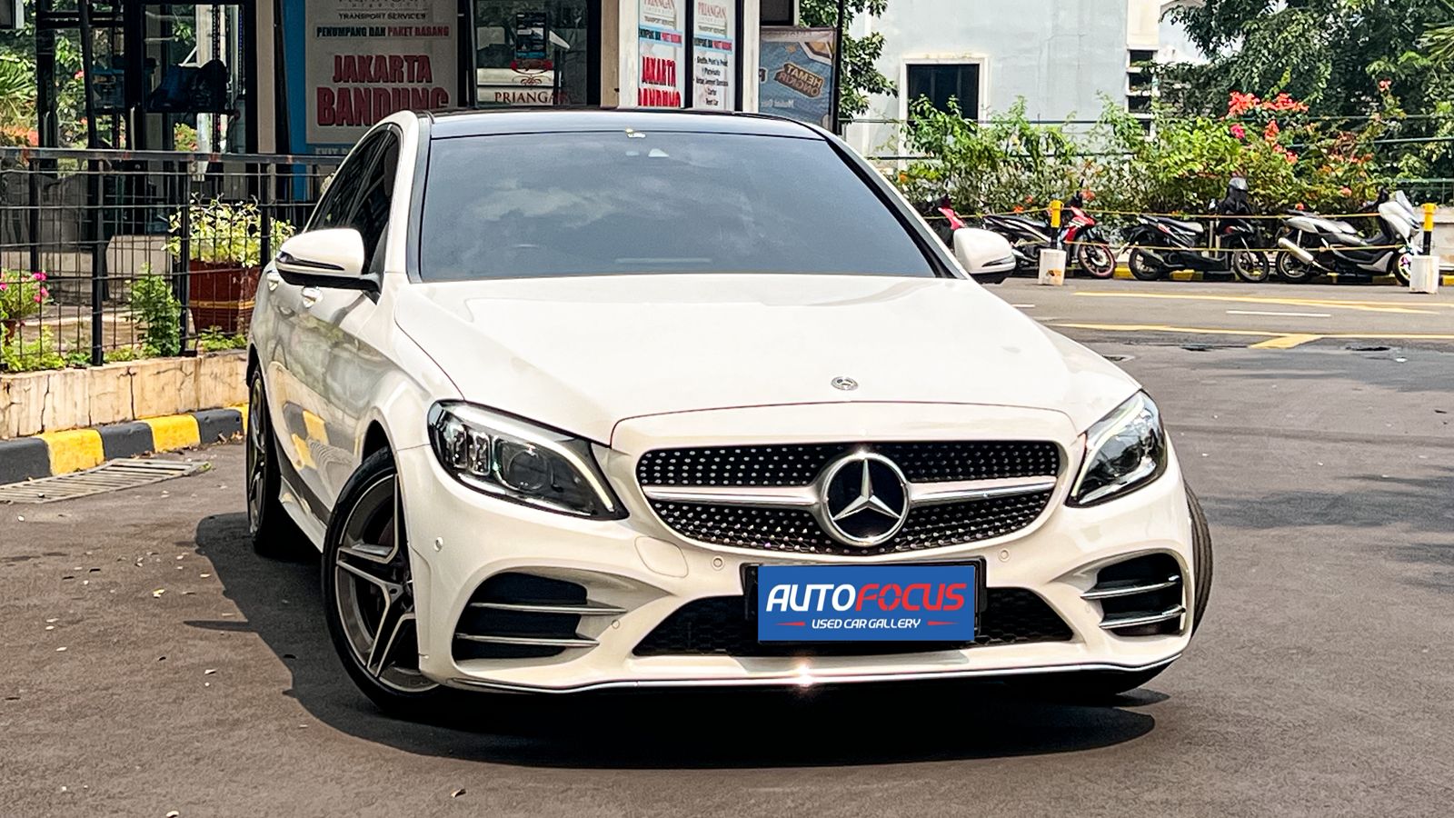 2019 Mercedes Benz C-Class Sedan C 300 AMG Line Bekas 2019 Mercedes Benz C-Class Sedan C 300 AMG Line Bekas