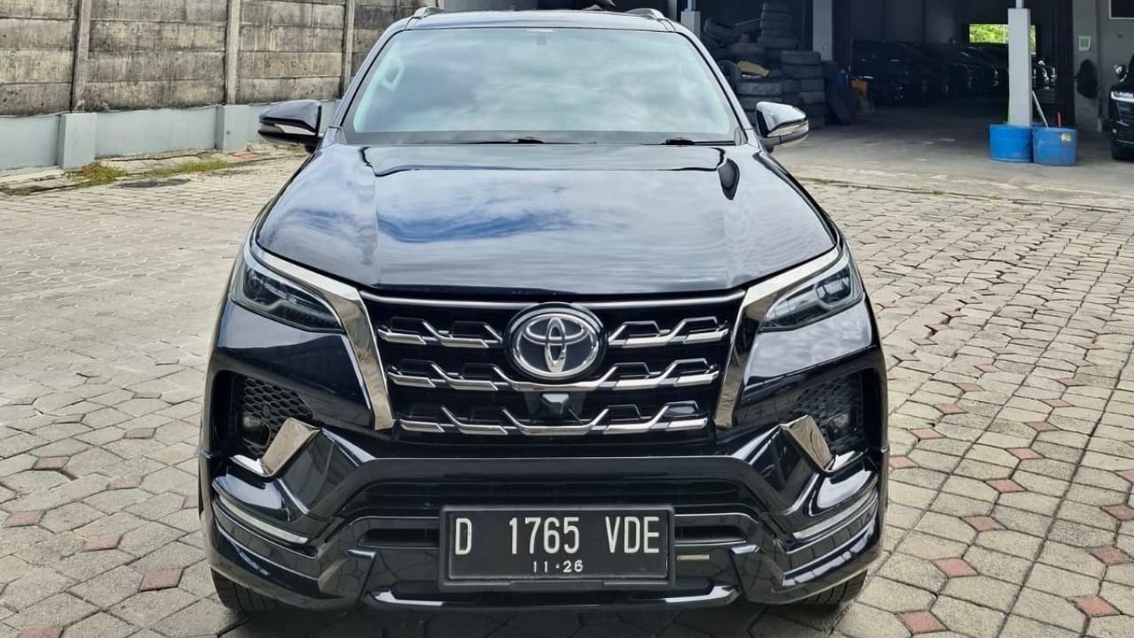 Second Hand 2021 Toyota Fortuner 2.8 VRZ 4x4 AT GR Sport Second Hand 2021 Toyota Fortuner 2.8 VRZ 4x4 AT GR Sport