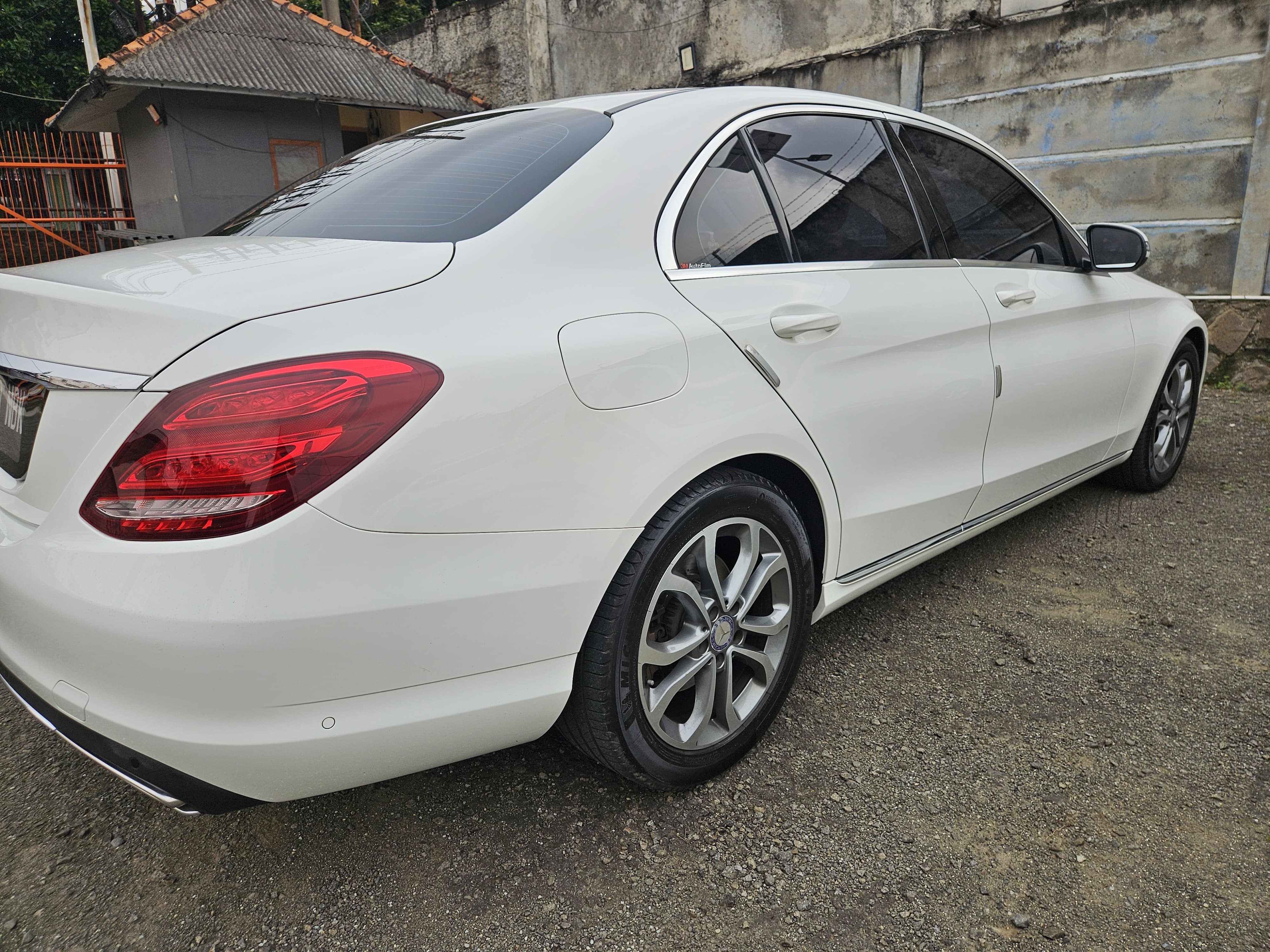 2017 Mercedes Benz C-Class Sedan C 200 2017 Mercedes Benz C-Class Sedan C 200