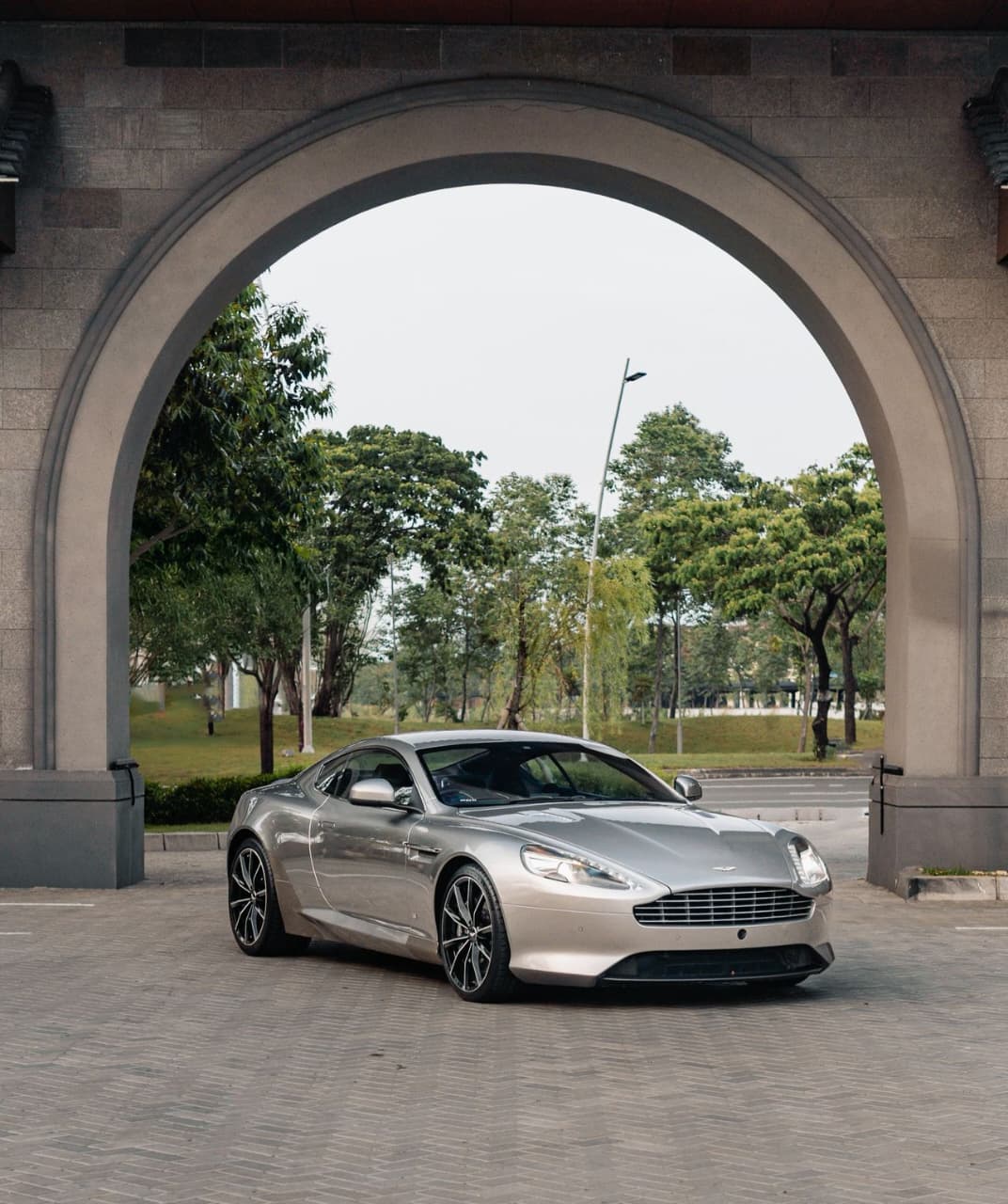 Second Hand 2016 Aston Martin DB9 GT Second Hand 2016 Aston Martin DB9 GT